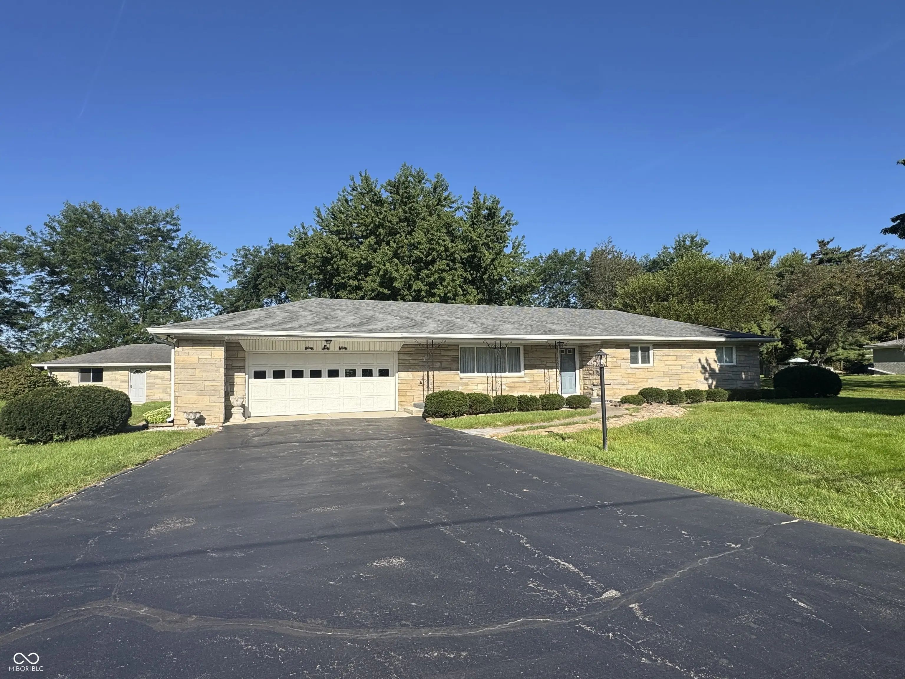 Photo of 1865 Cicero Road Noblesville, IN 46060
