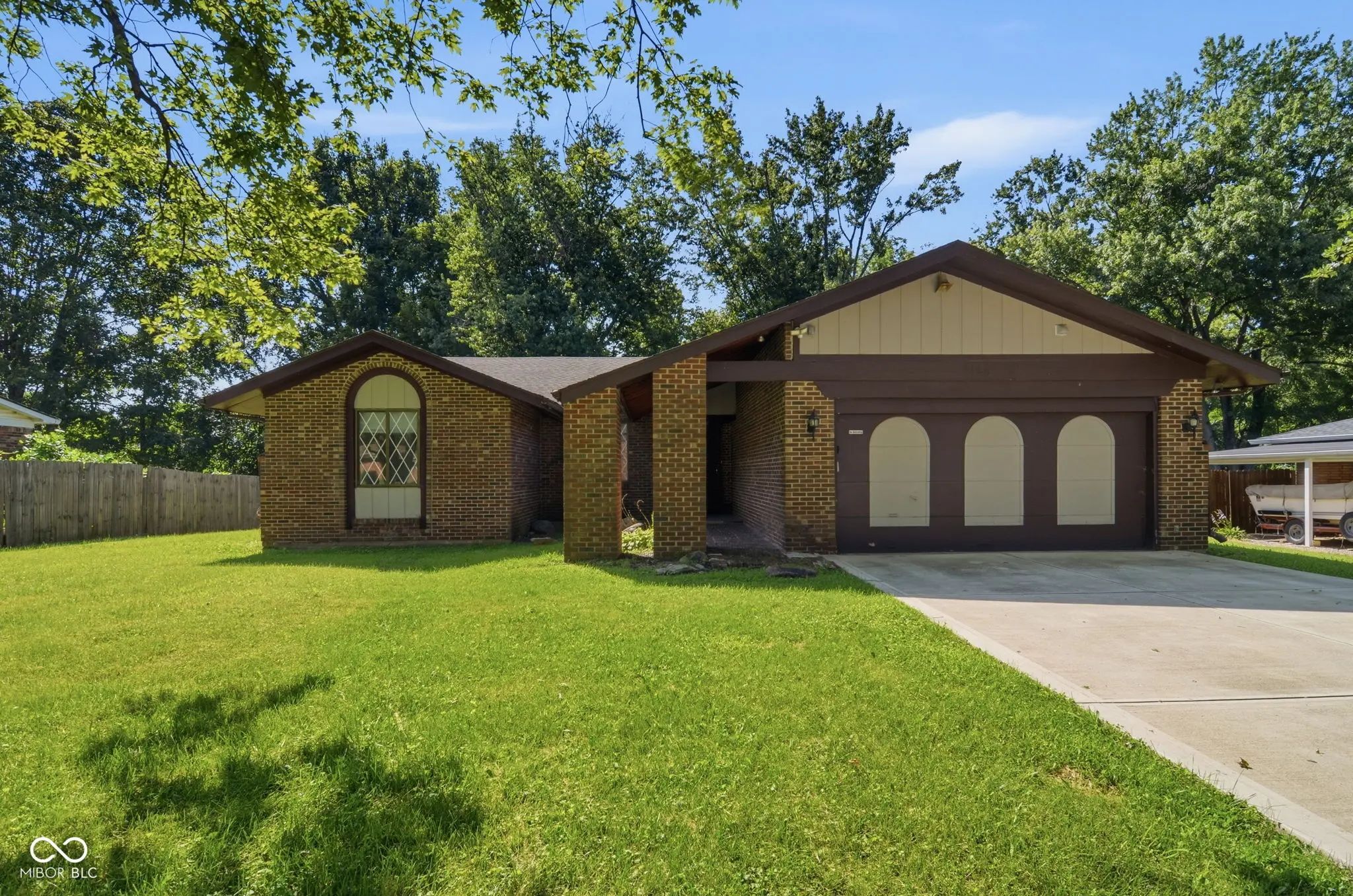 Photo of 6130 Munsee Lane Indianapolis, IN 46228