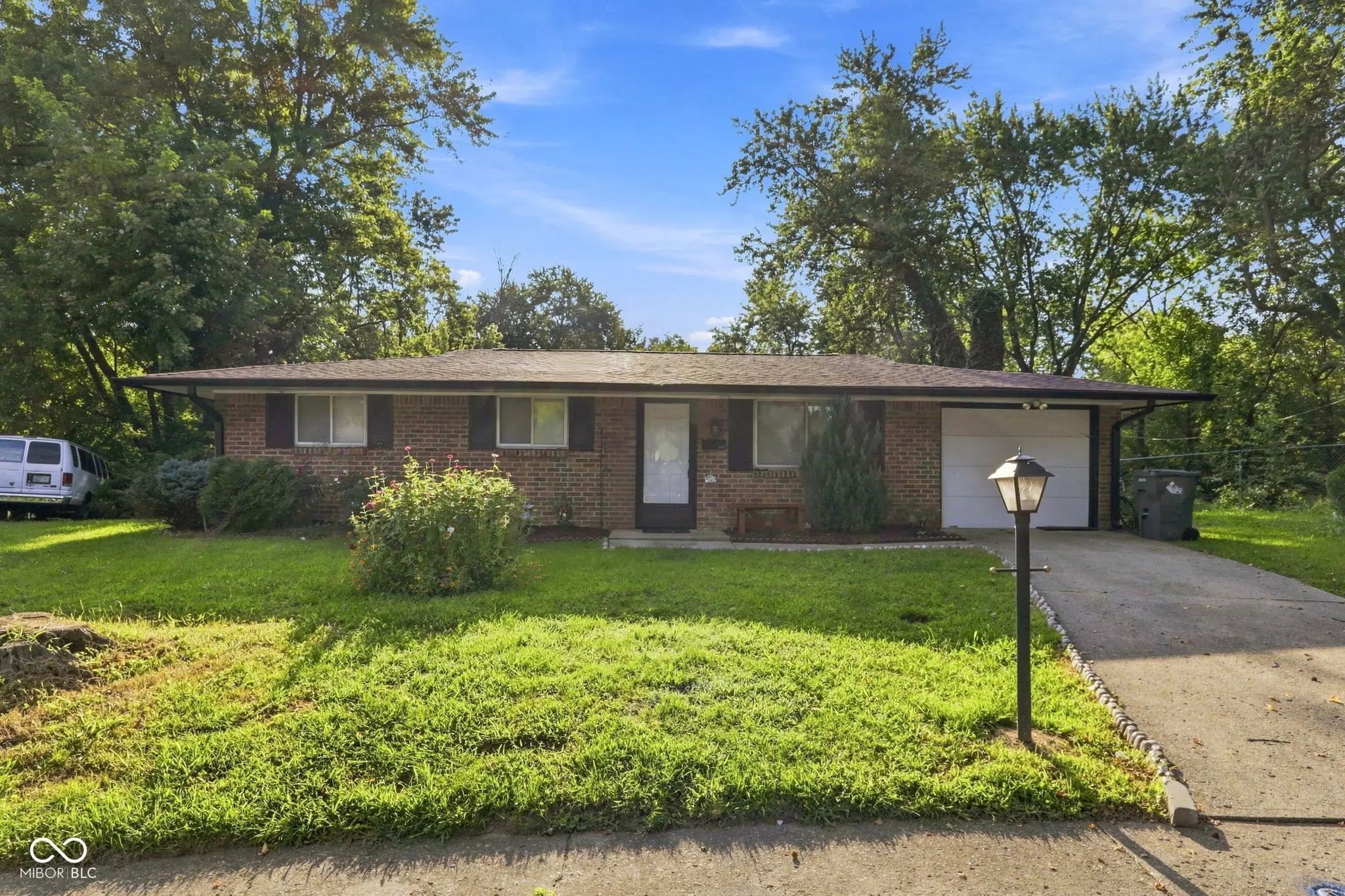 6107 Monarch Circle, Indianapolis