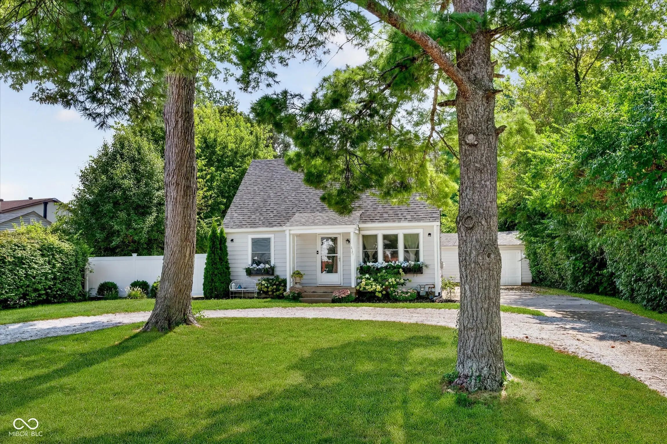 Photo of 2121 E 71st Street Indianapolis, IN 46220