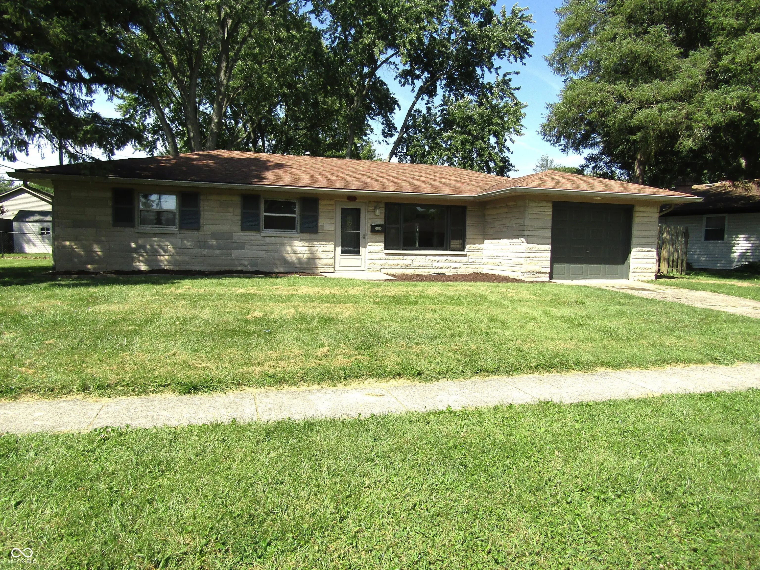 Photo of 128 Prairie Parkway Brownsburg, IN 46112