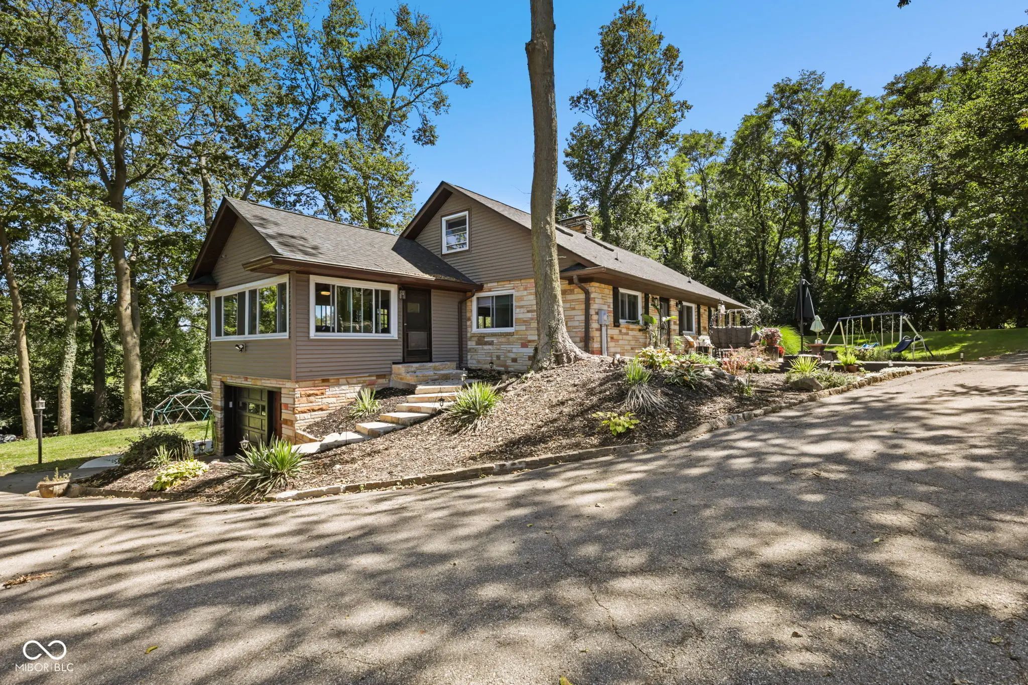 1265 N Morgantown Road, Greenwood