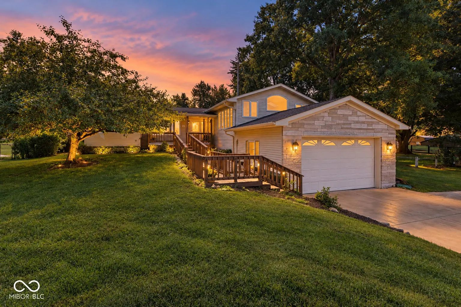 5329 W Smith Valley Road, Greenwood
