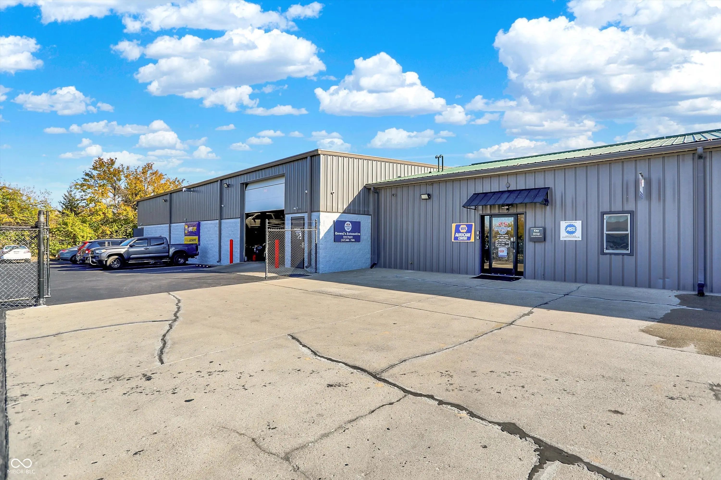 5210 Commerce Circle, Indianapolis