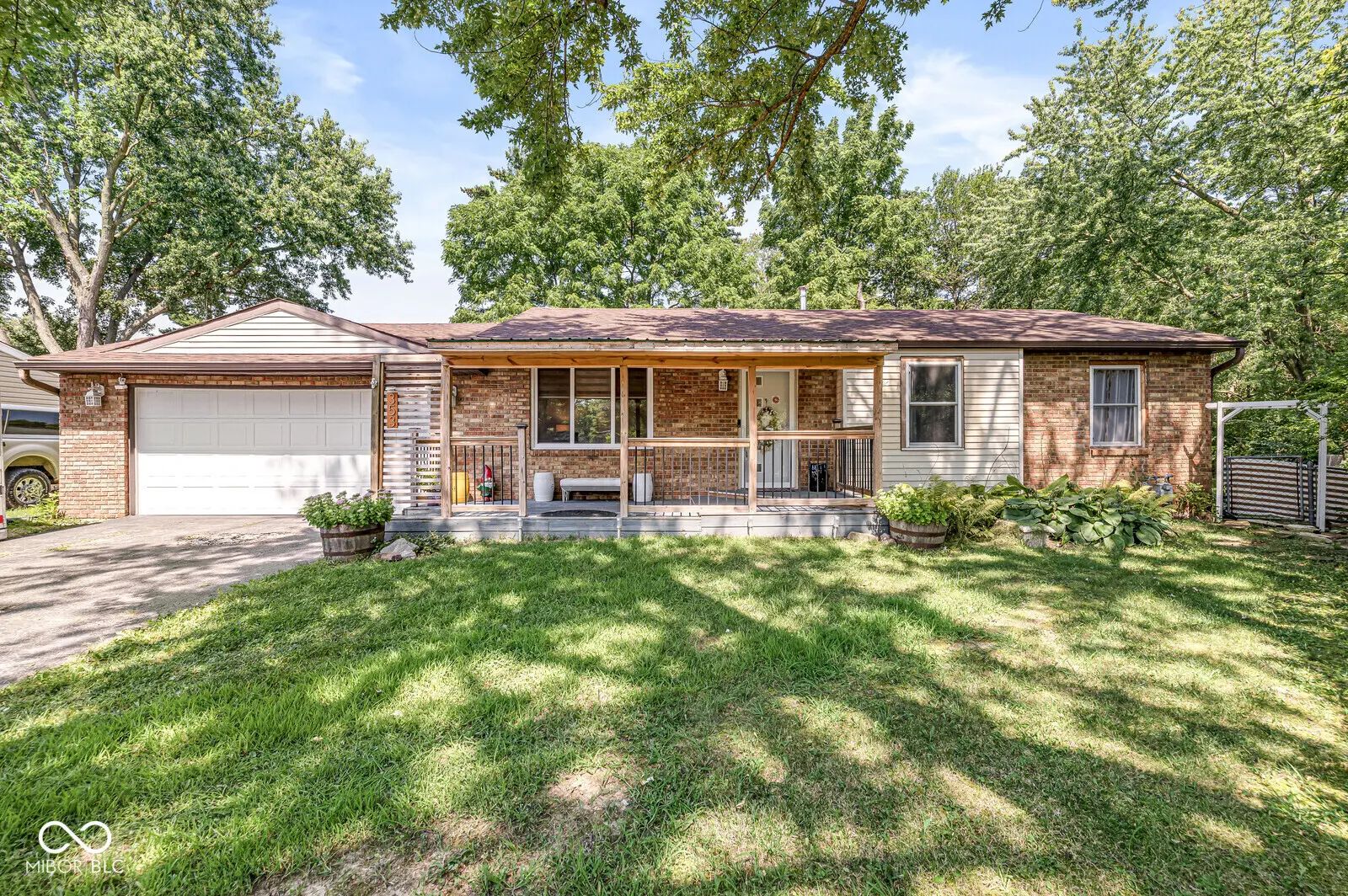 353 Broken Arrow Circle, Indianapolis