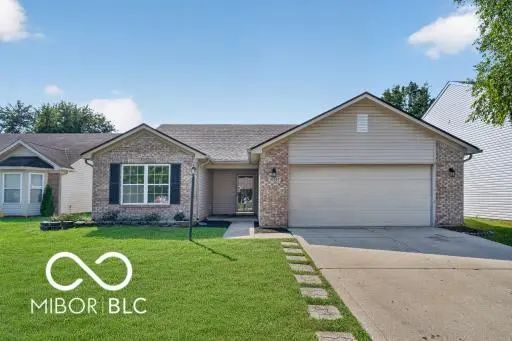 Photo of 18907 Prairie Crossing Drive Noblesville, IN 46062