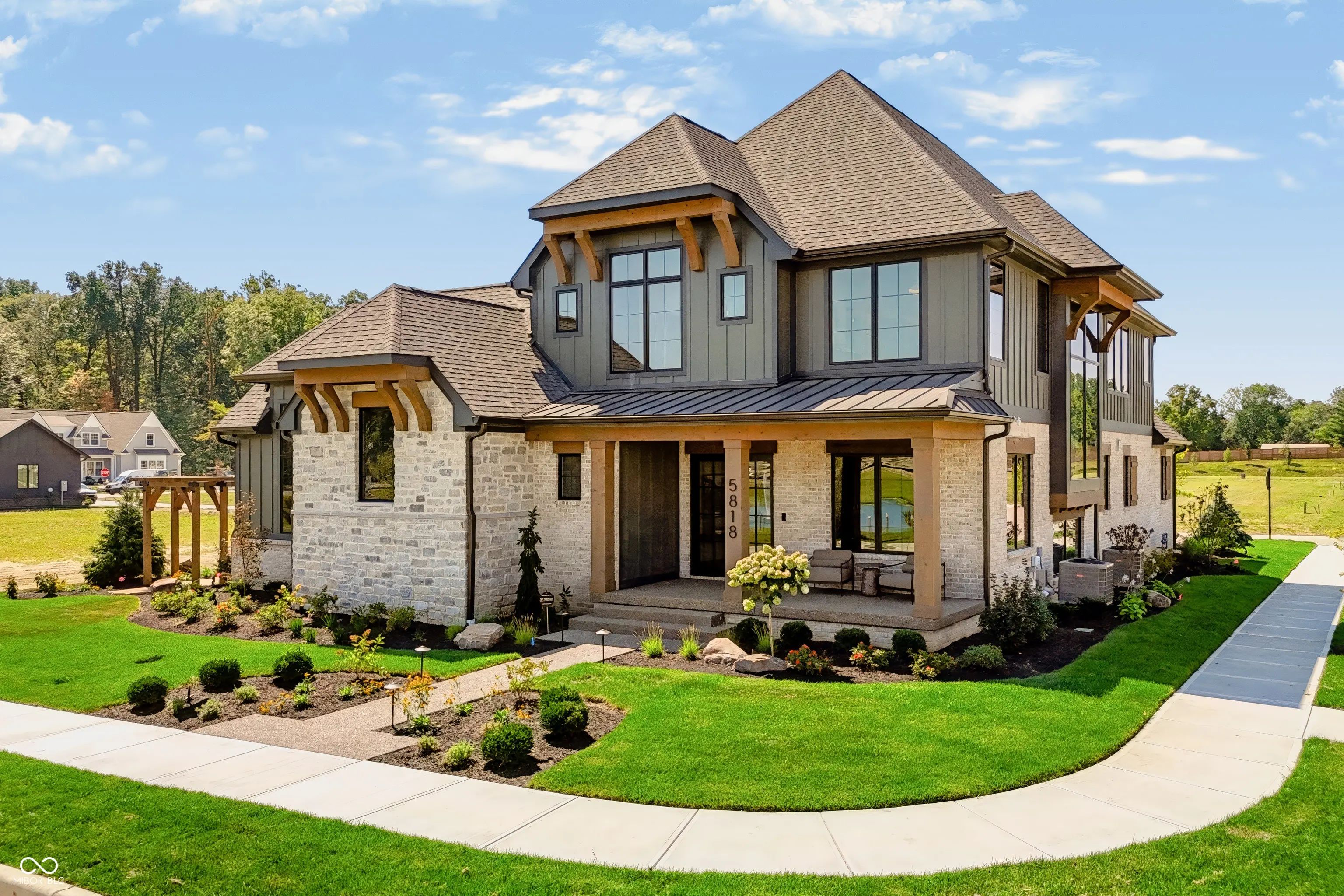 5818 Marvie Dr, Zionsville