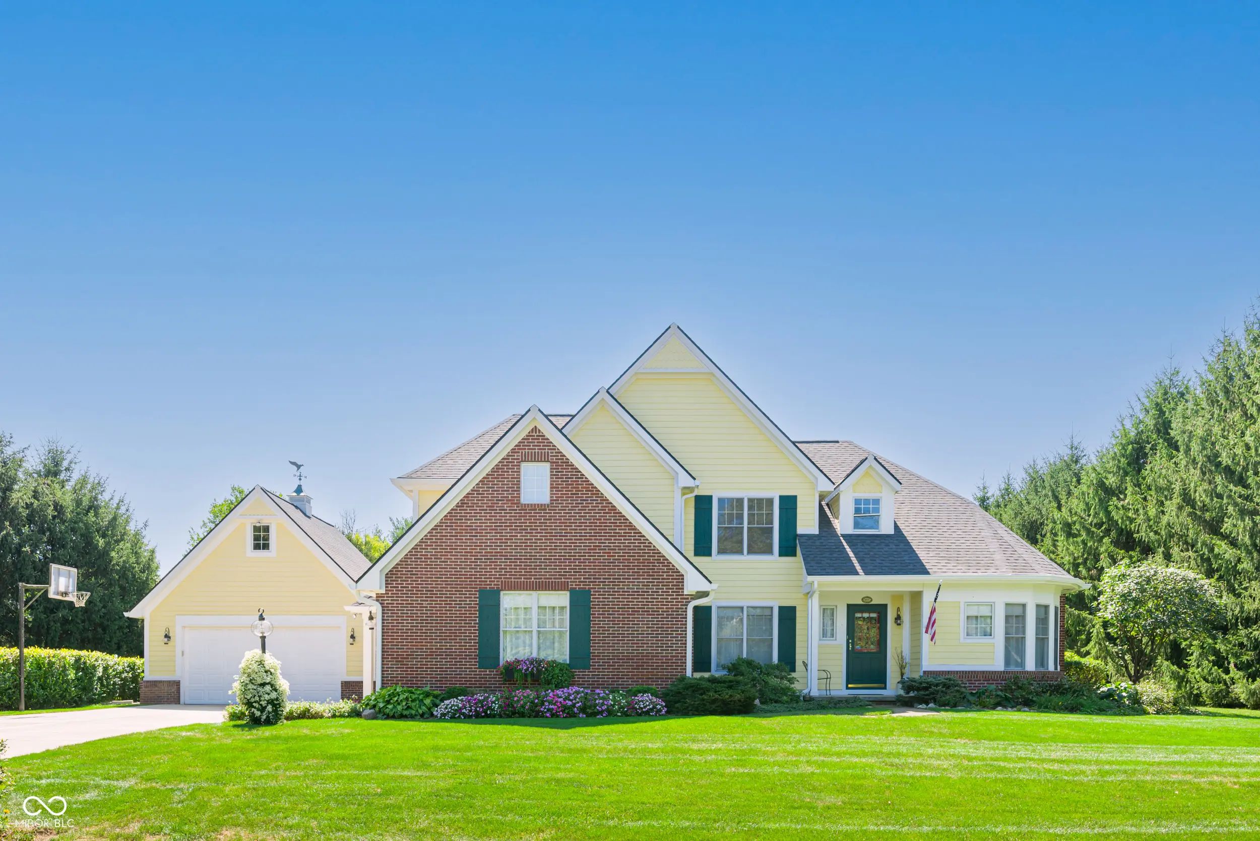 Photo of 9021 Mallard Point Zionsville, IN 46077