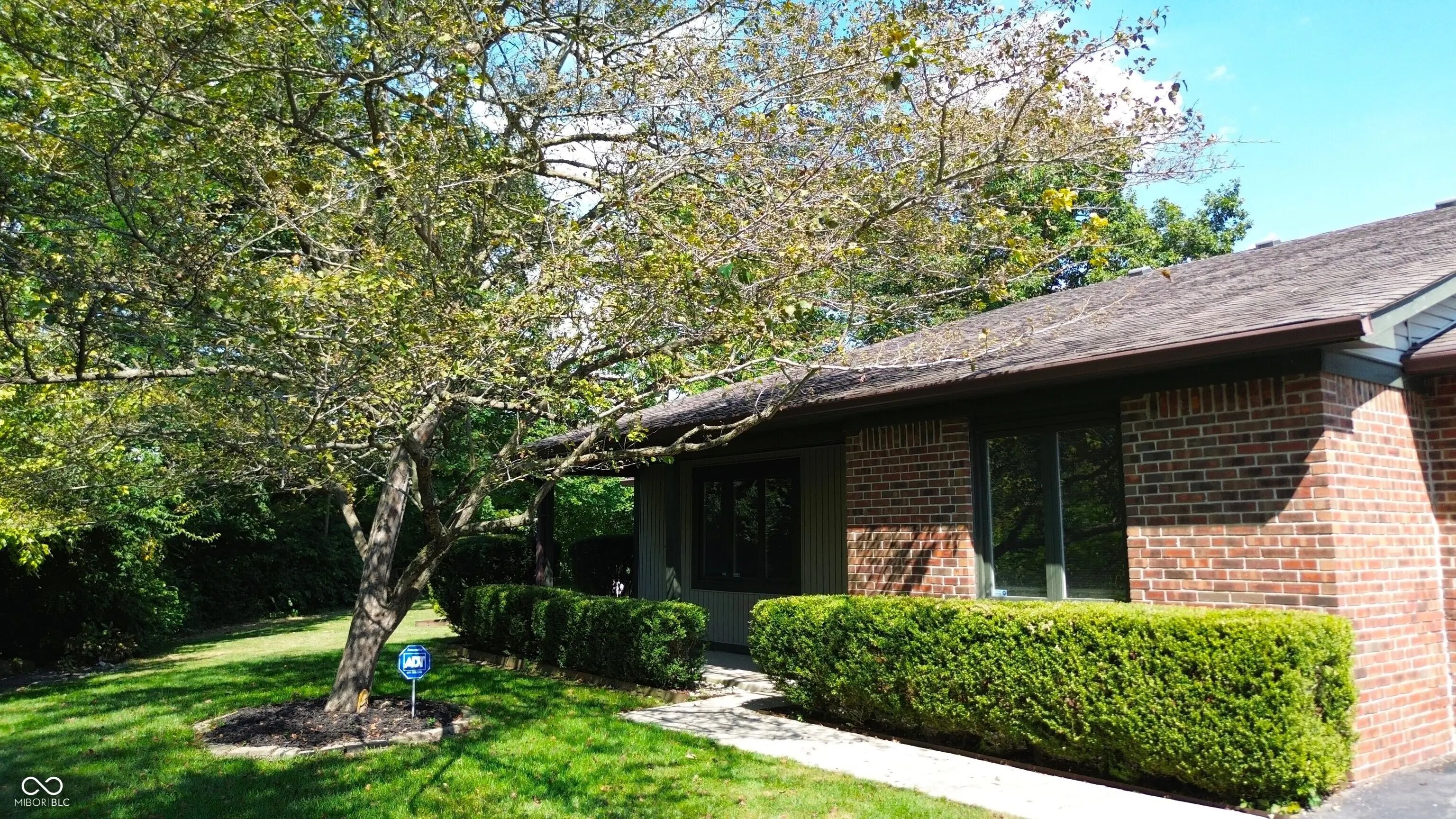 Photo of 2580 N Willow Way Indianapolis, IN 46268