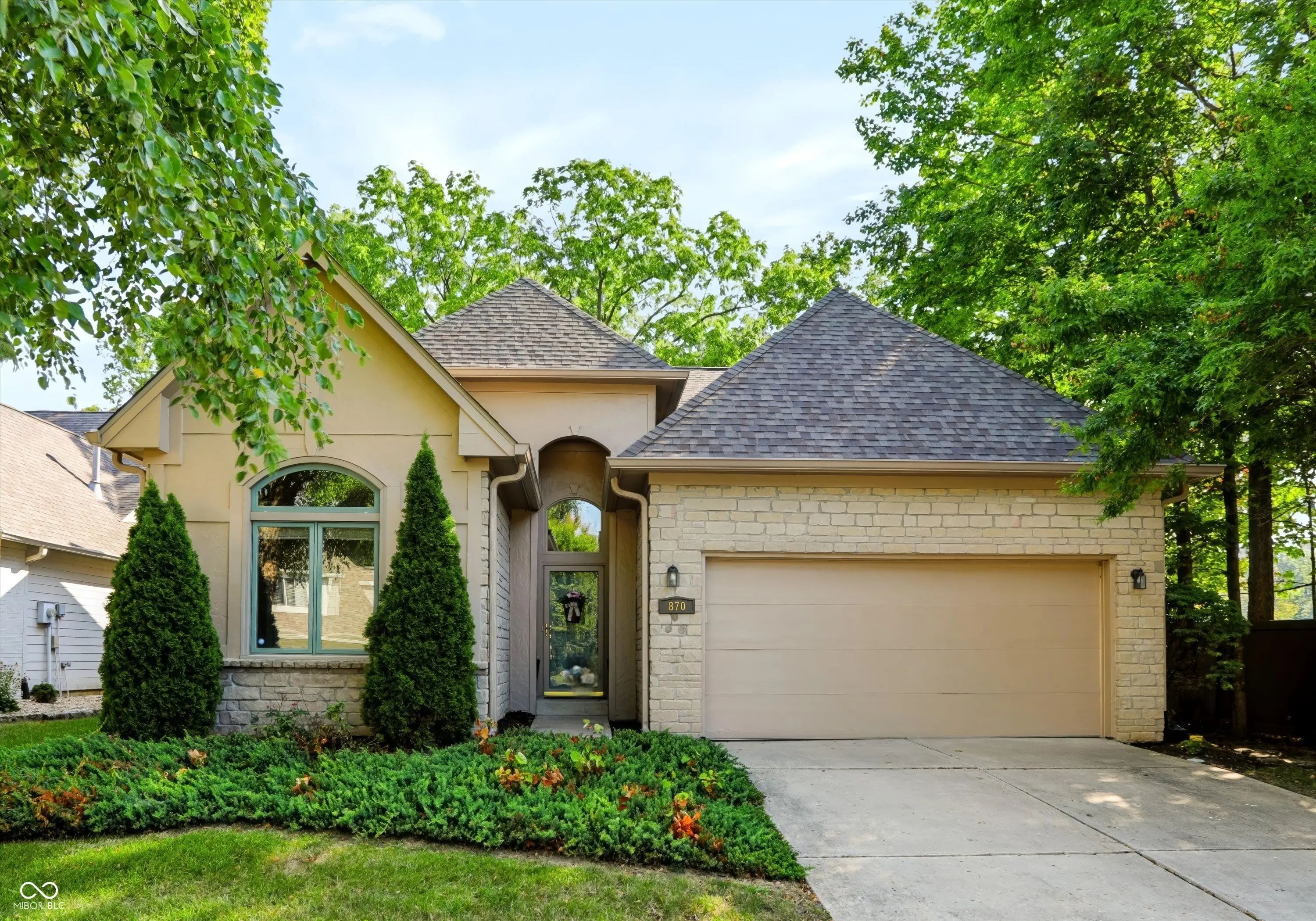 Photo of 870 Enclave Circle Carmel, IN 46032