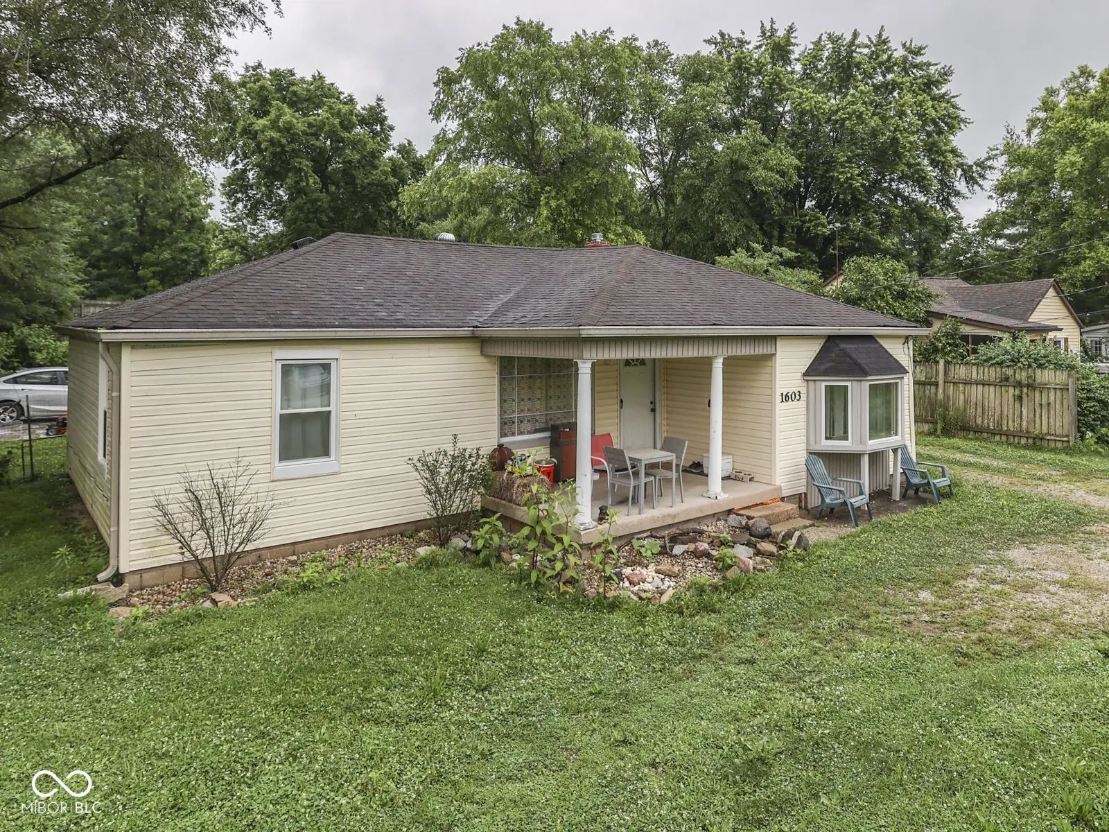 1603 S Morgantown Road, Greenwood