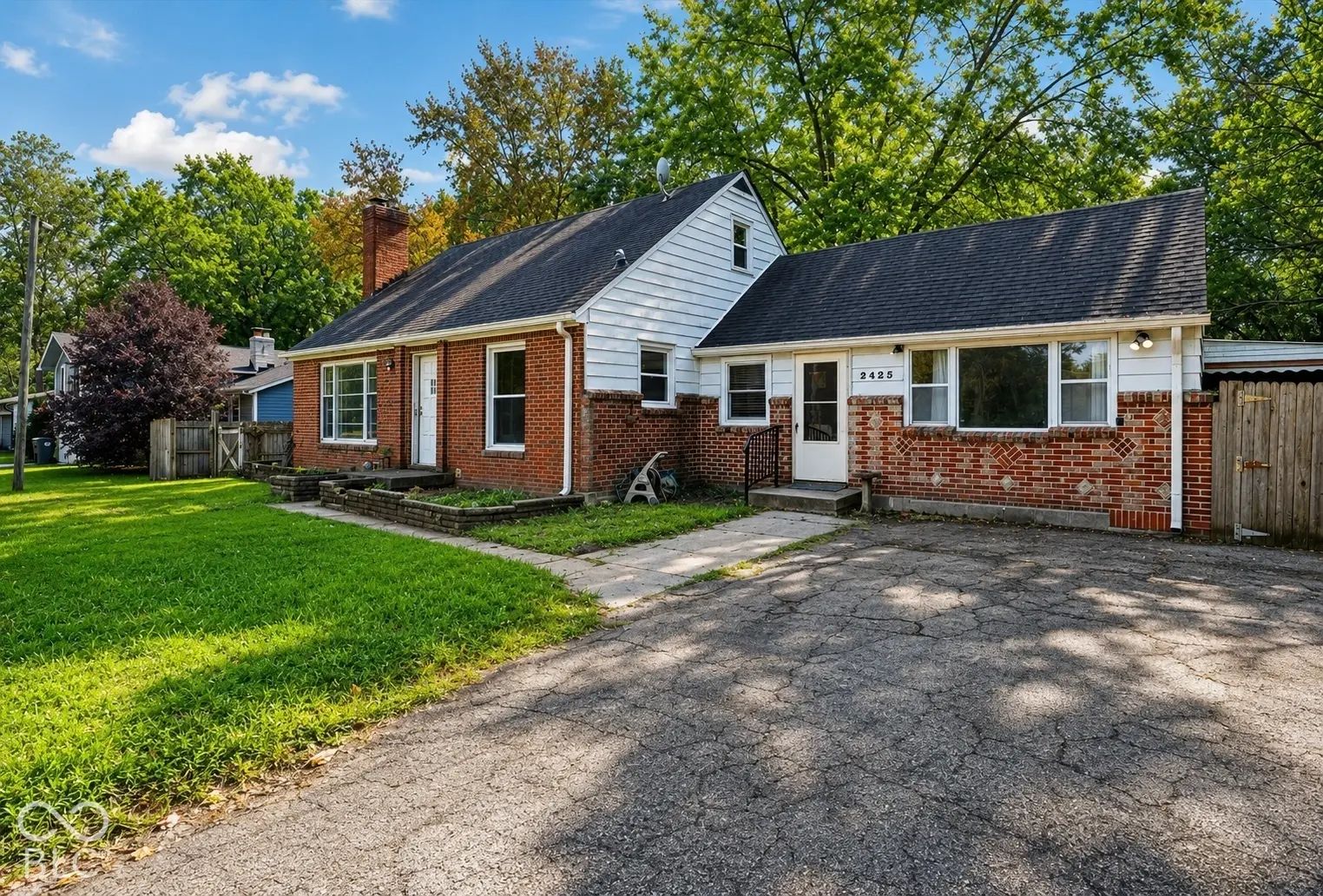 Photo of 2425 W 66th Street Indianapolis, IN 46268