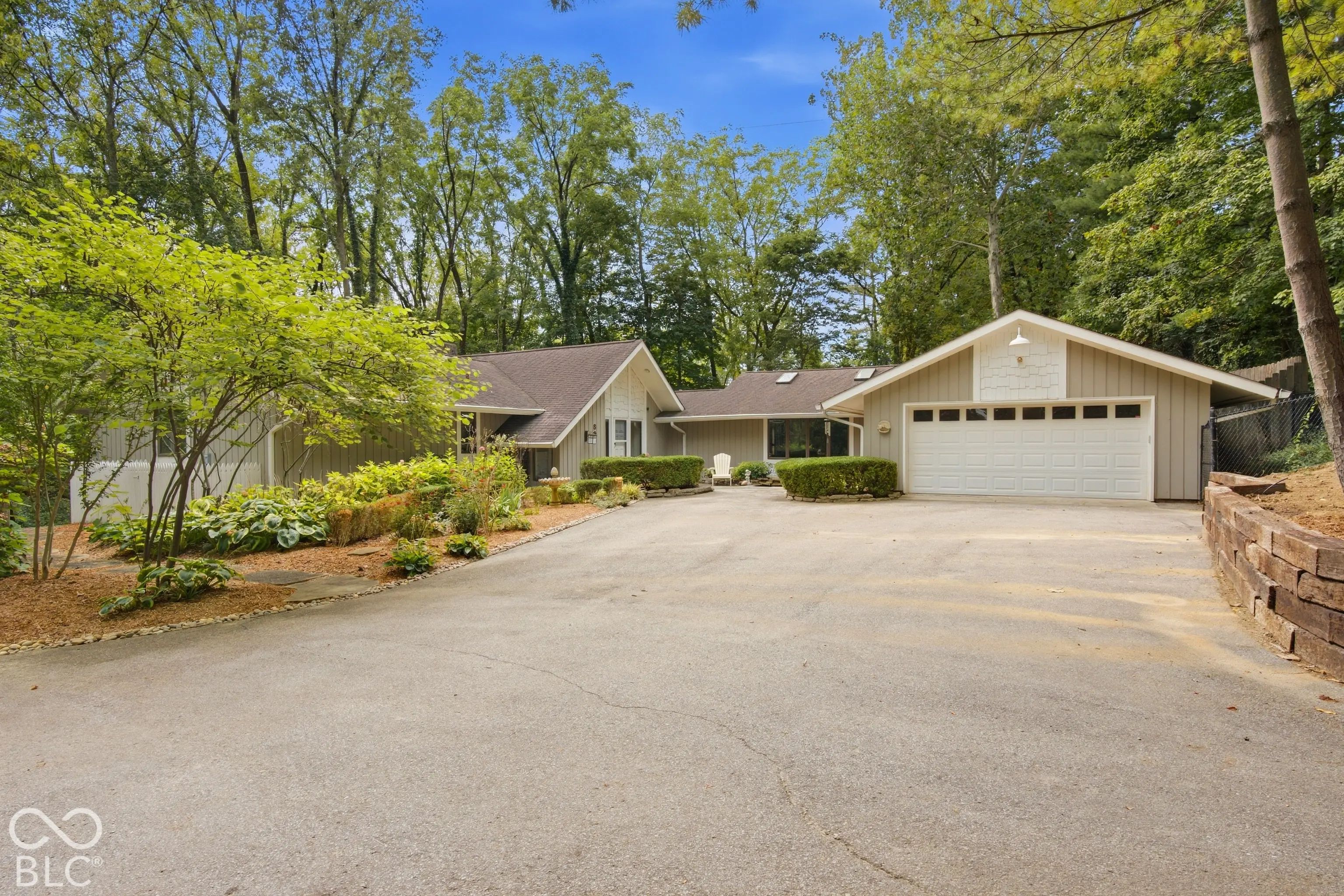 Photo of 890 Starkey Road Zionsville, IN 46077