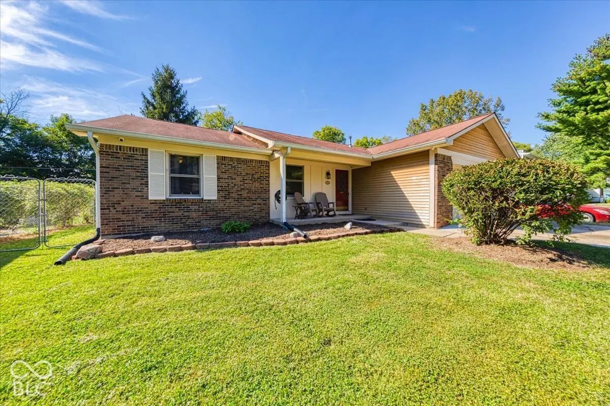 Photo of 7950 Ridgegate West Drive Indianapolis, IN 46268