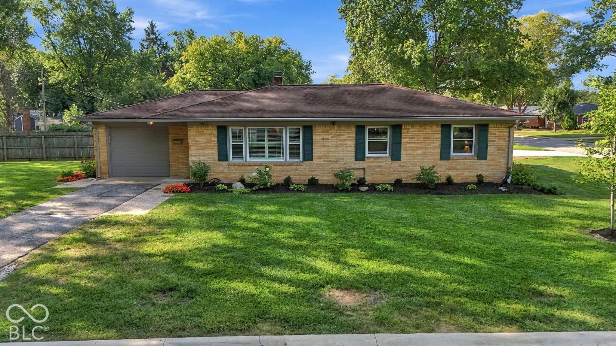 895 W Poplar Street, Zionsville