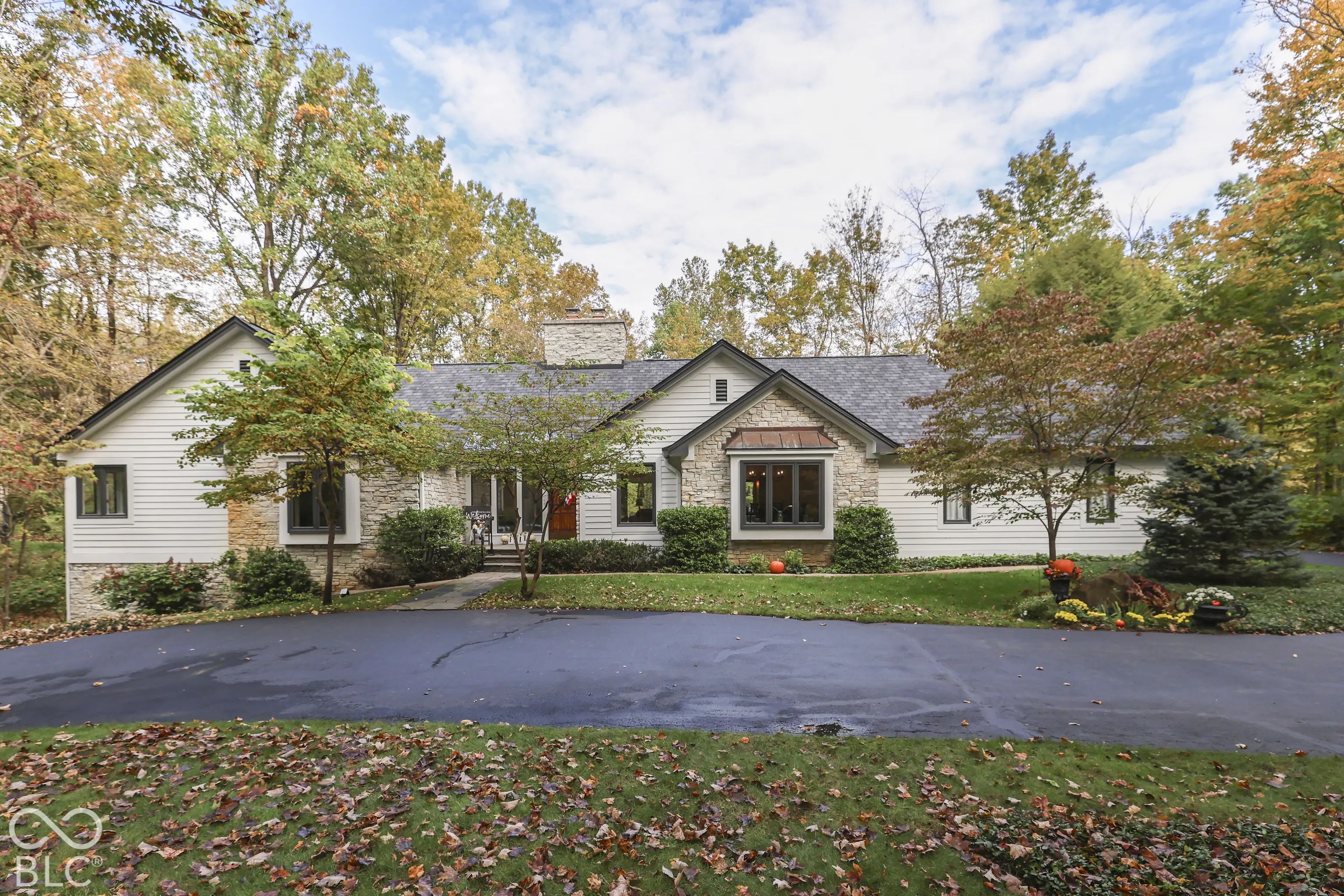 9056 Woodacre Blvd South Drive S, Indianapolis