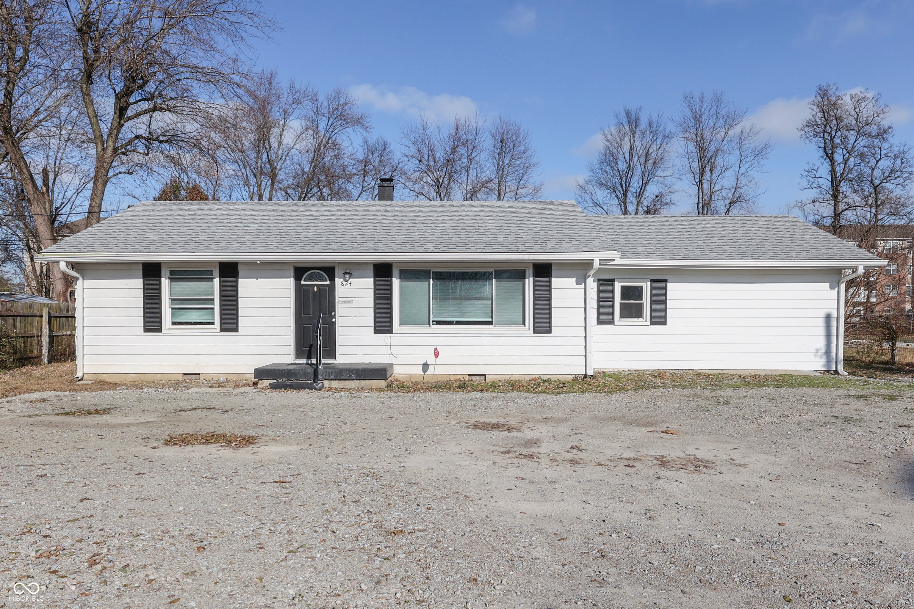 824 E County Line Road, Indianapolis