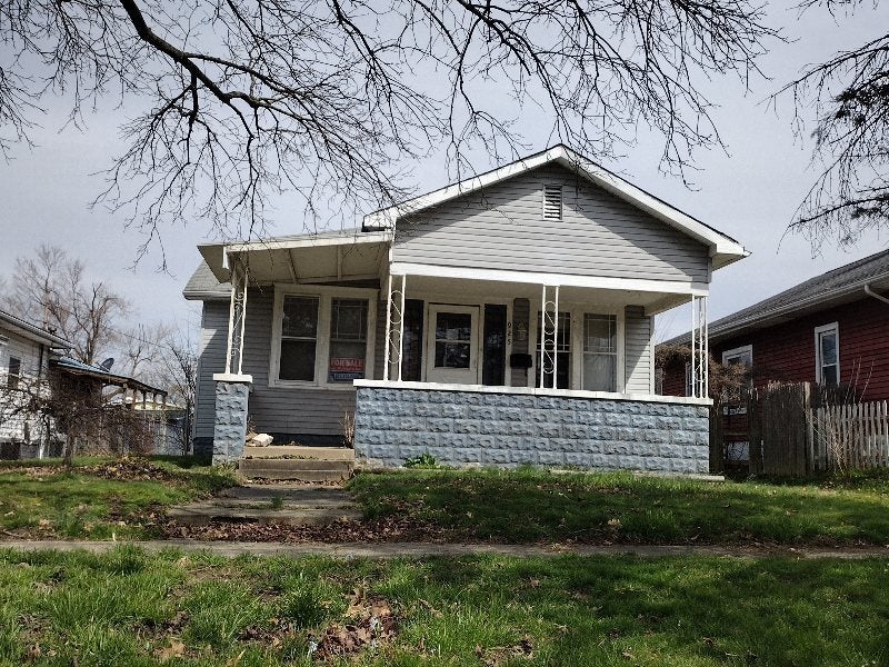 Photo of 925 Walnut Street Clinton, IN 47842