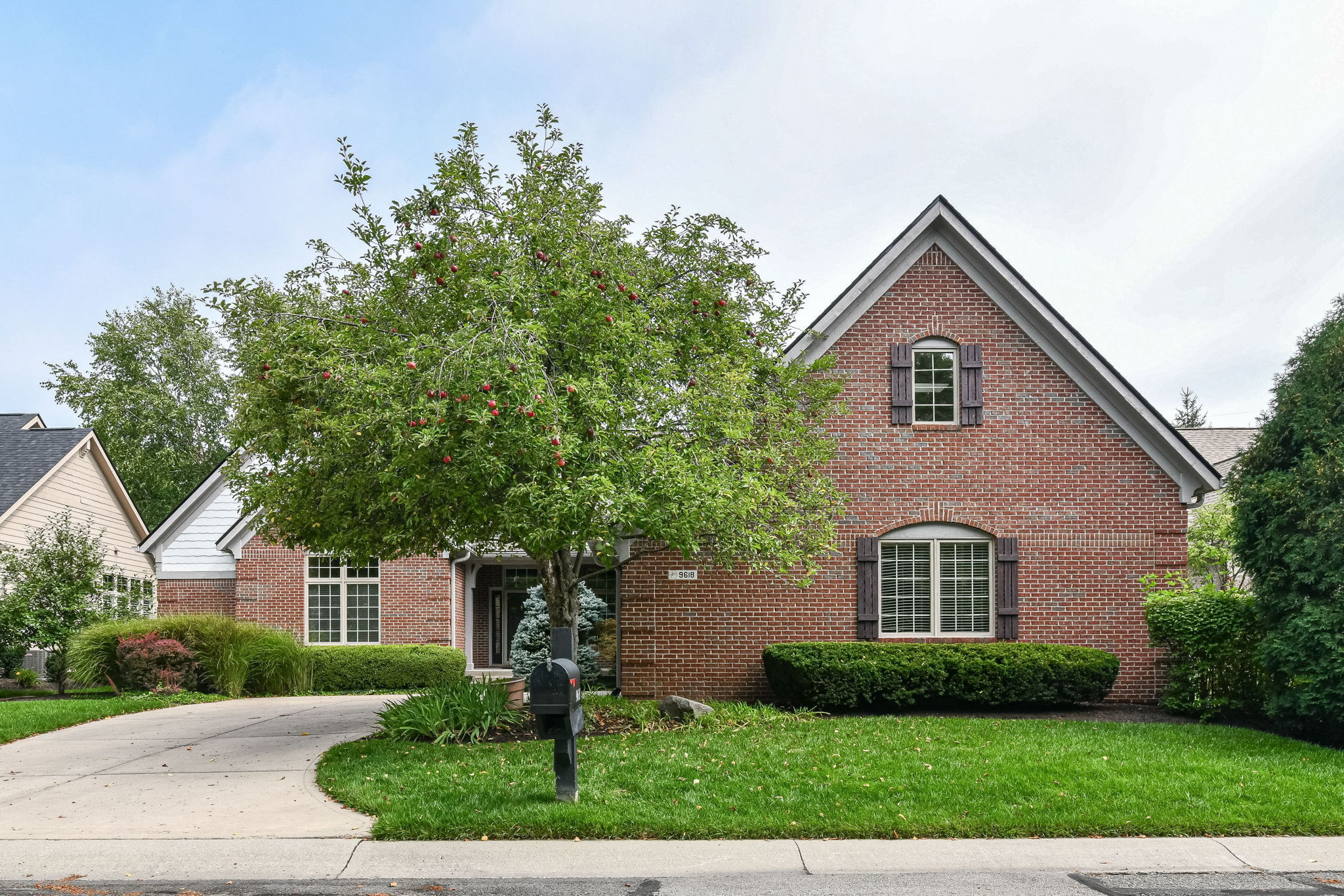 Photo of 9618 Oakhaven Court Indianapolis, IN 46256