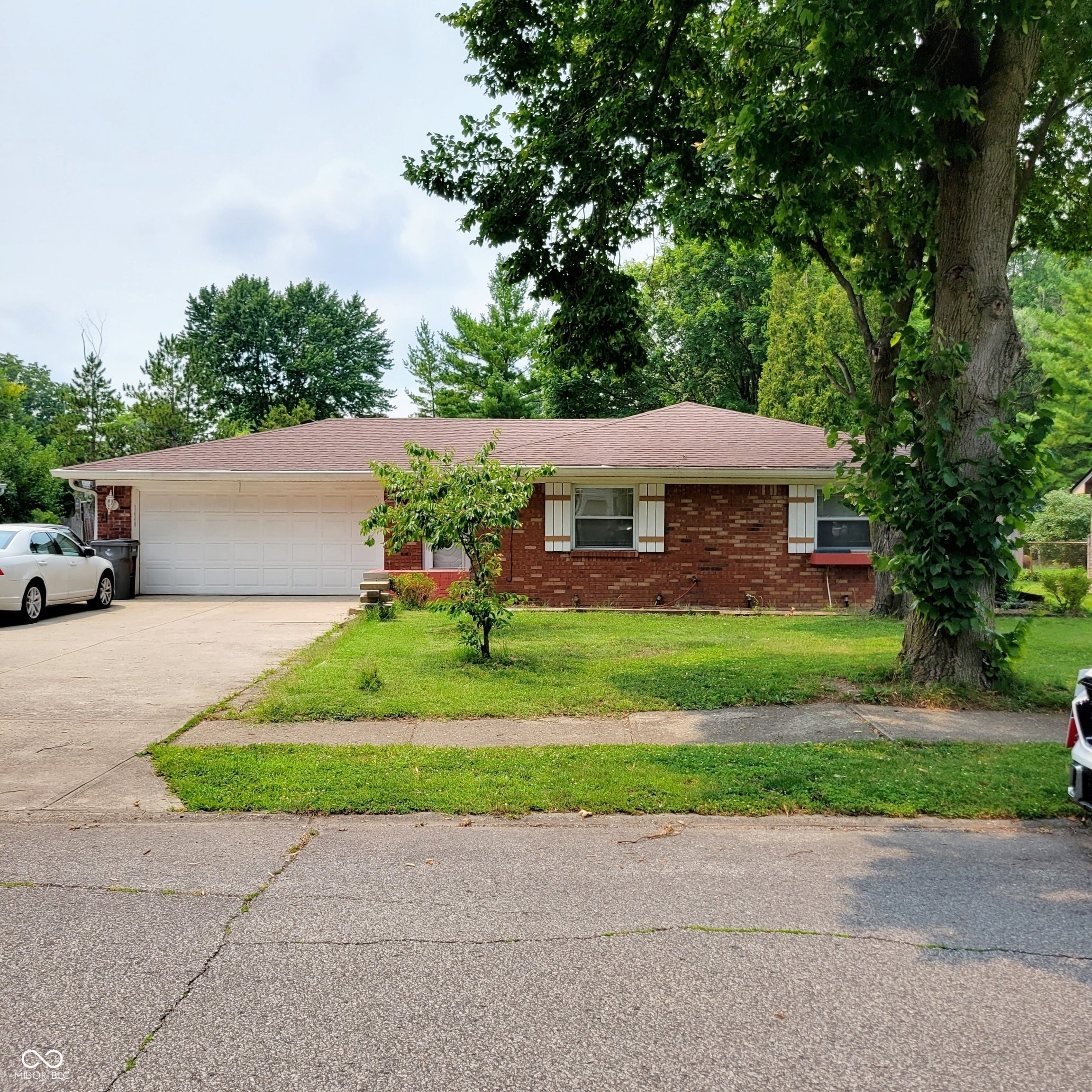 Photo of 7440 Hearthstone Way Indianapolis, IN 46227