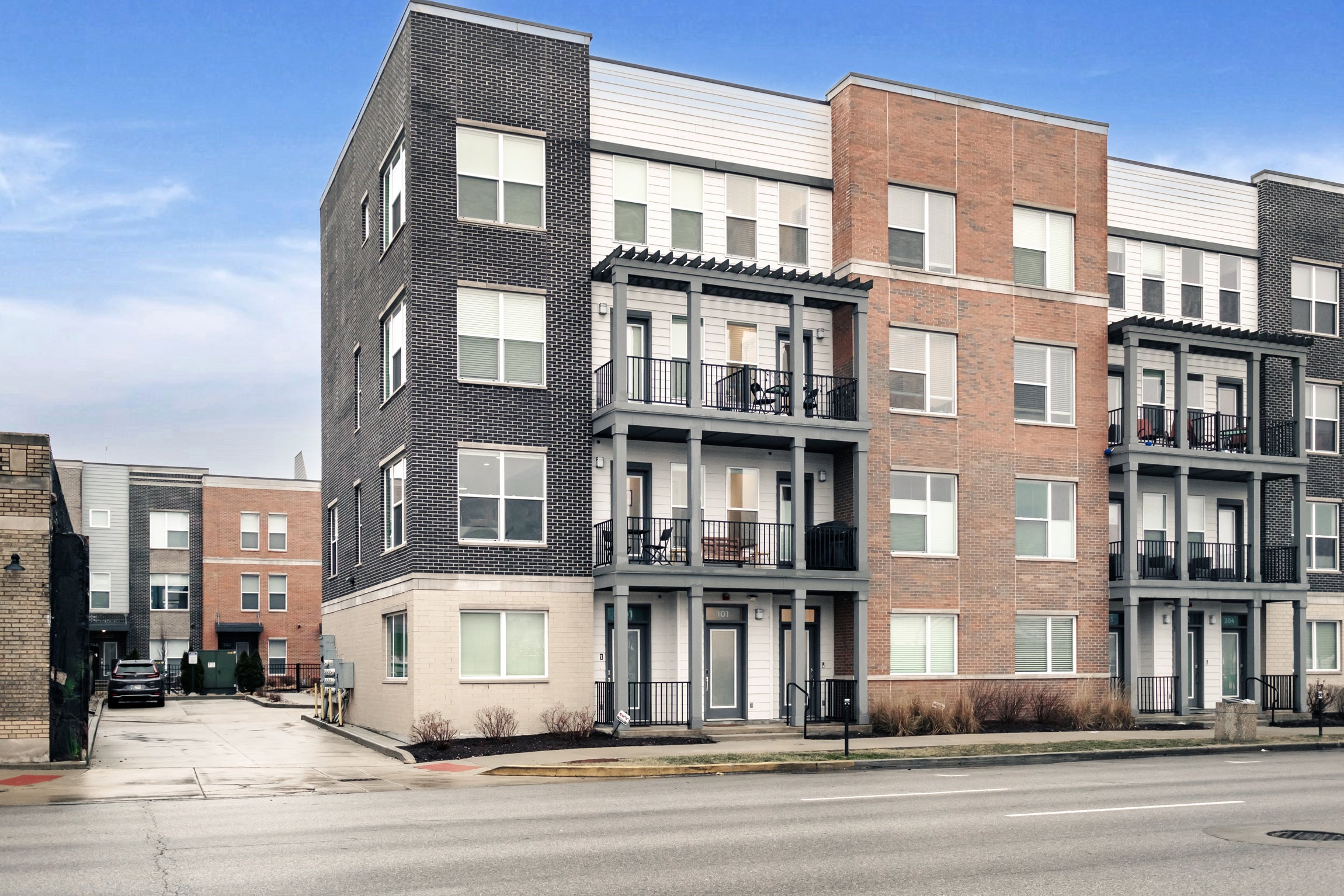 Photo of 727 N Illinois Street Unit 202 Indianapolis, IN 46204