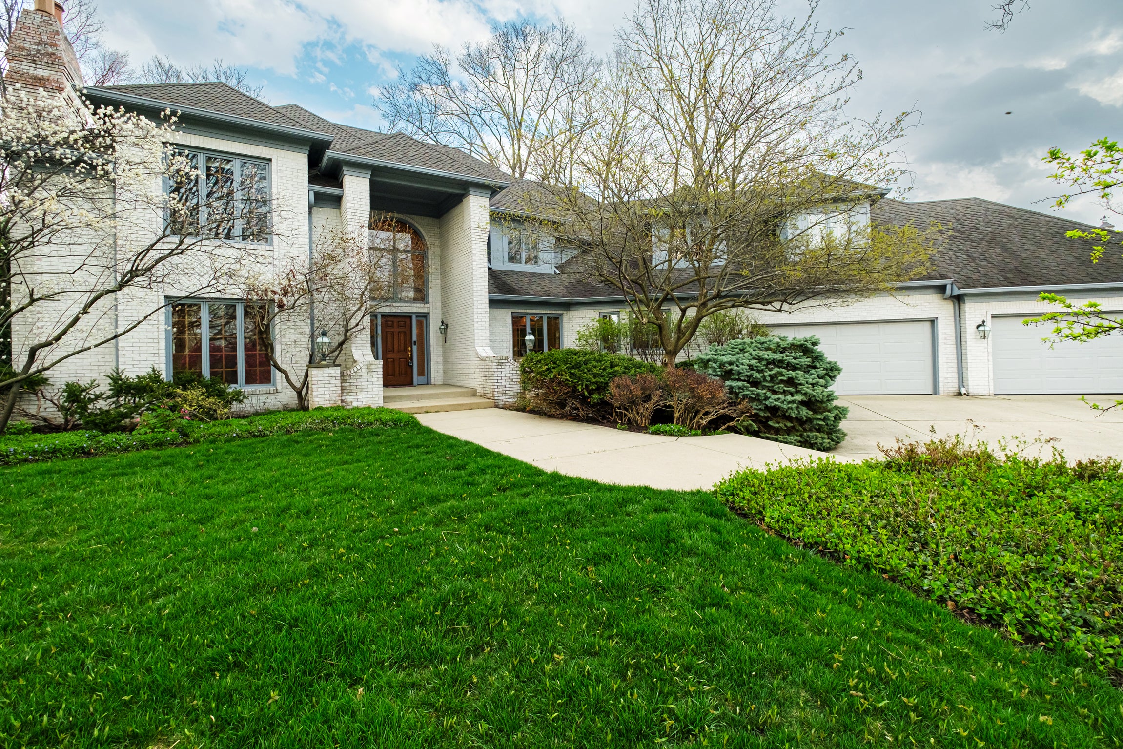 Photo of 9141 Diamond Pointe Drive Indianapolis, IN 46236
