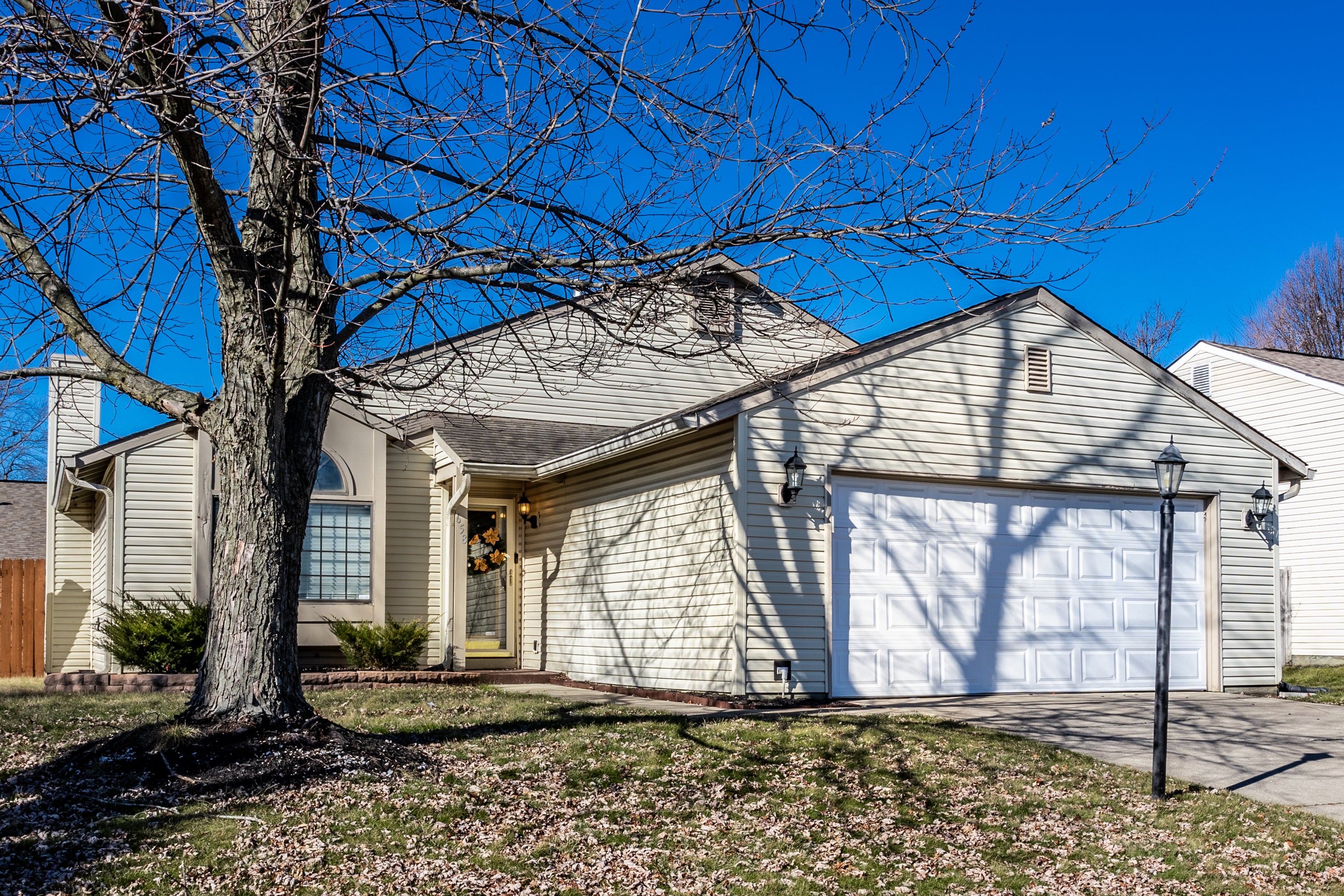 Photo of 658 Woods Crossing Lane Indianapolis, IN 46239