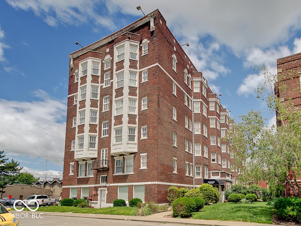 230 E 9th Street Apt 108, Indianapolis