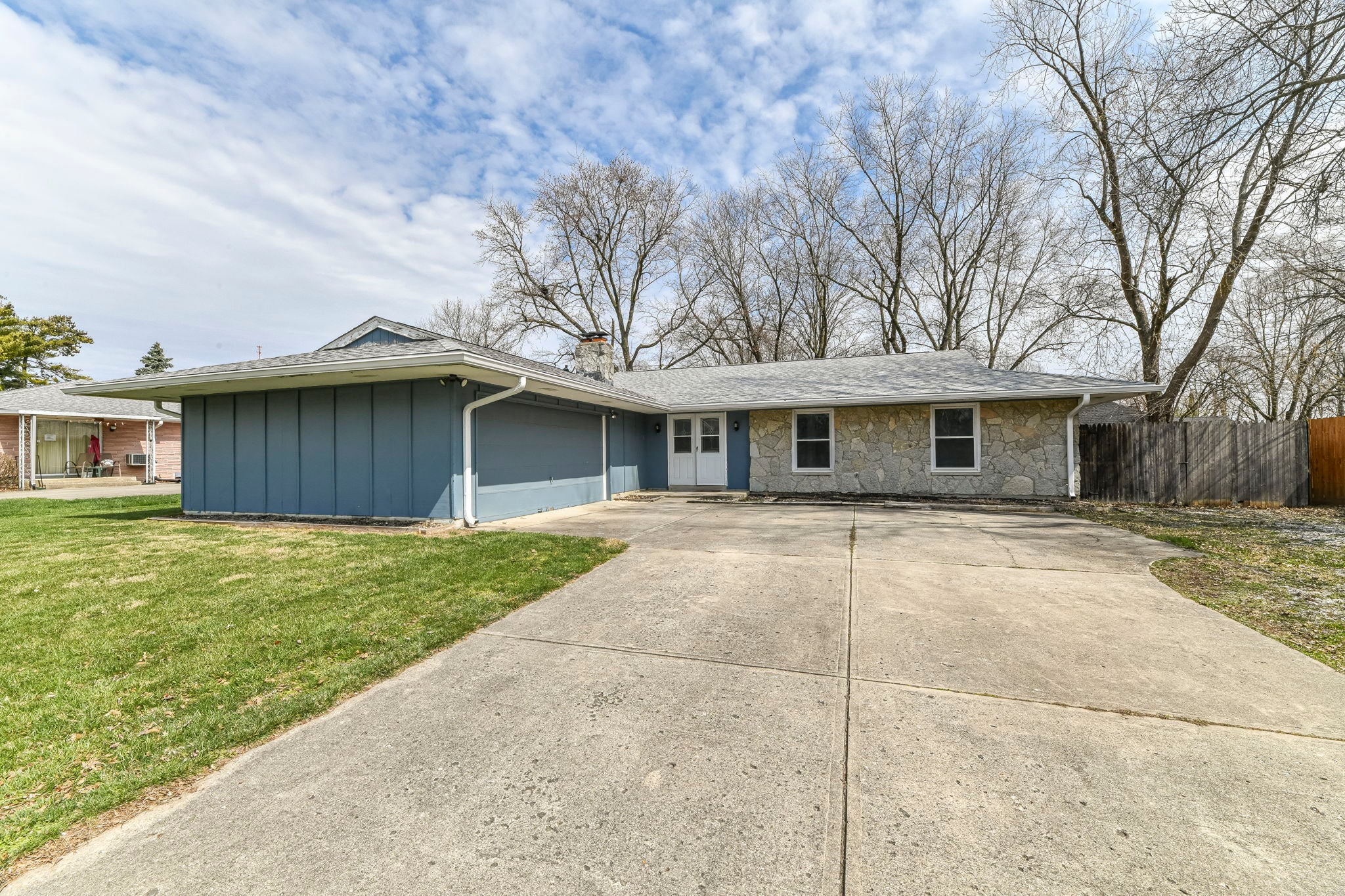 Photo of 1717 Forsythia Drive Indianapolis, IN 46219
