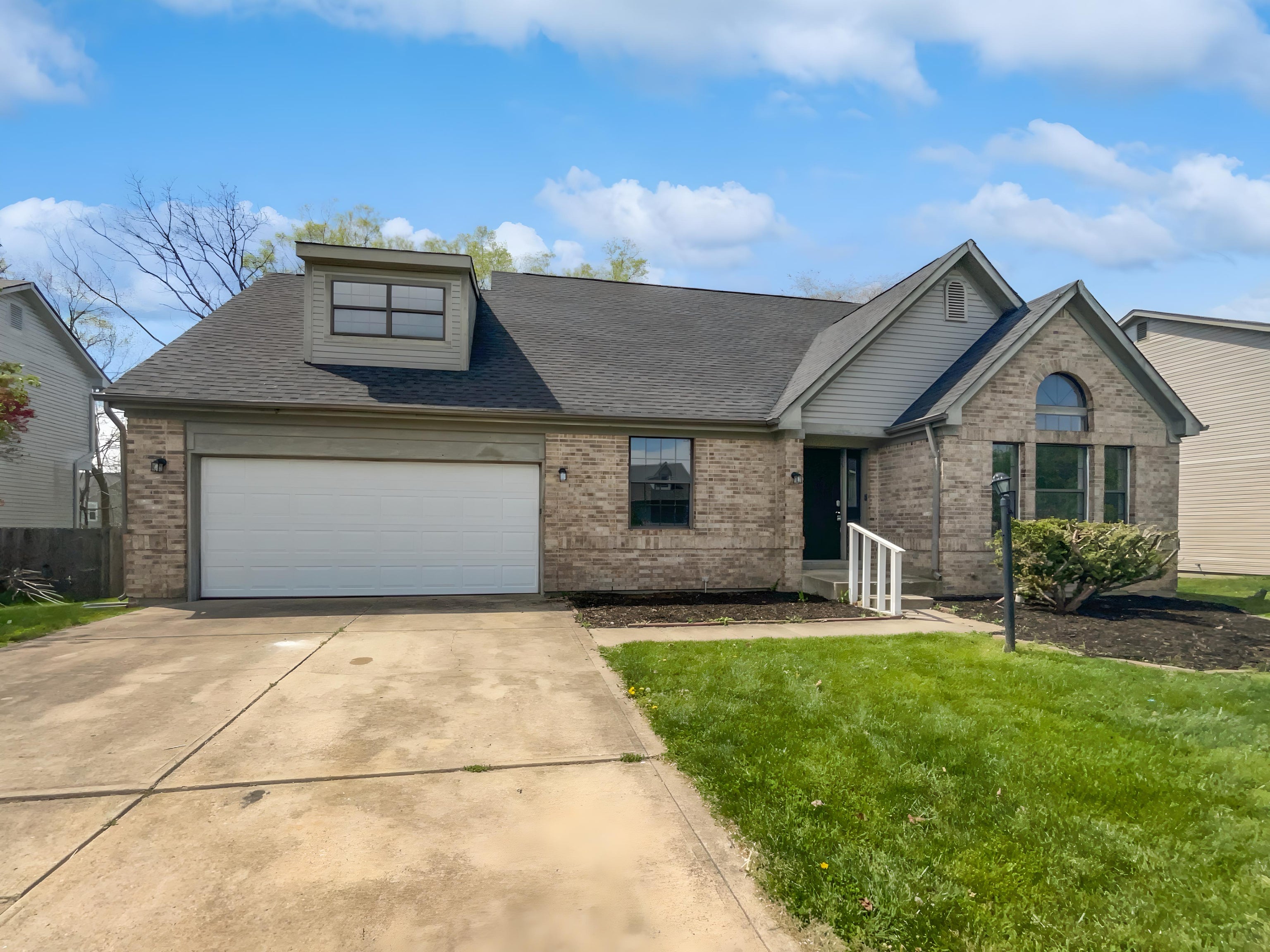 6728 Silver Tree Drive, Indianapolis