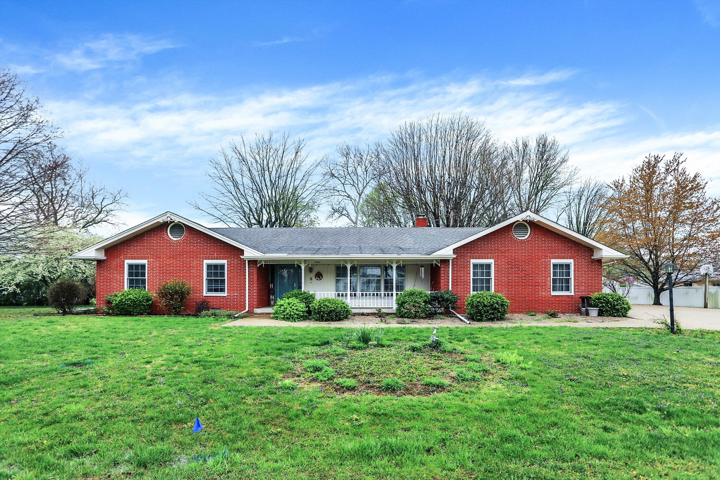665 Brent Woods Drive, Shelbyville