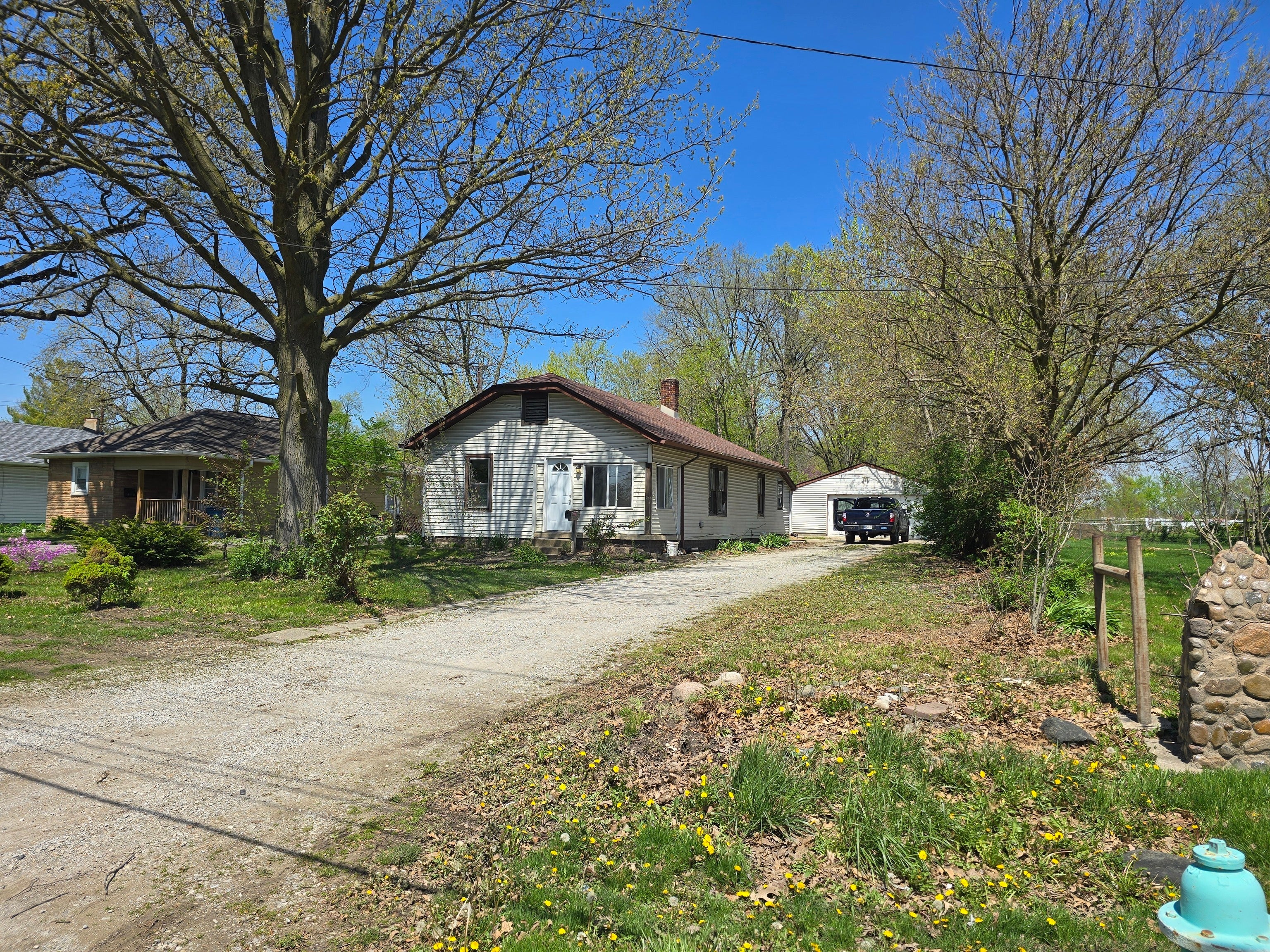 4932 Rockville Road, Indianapolis