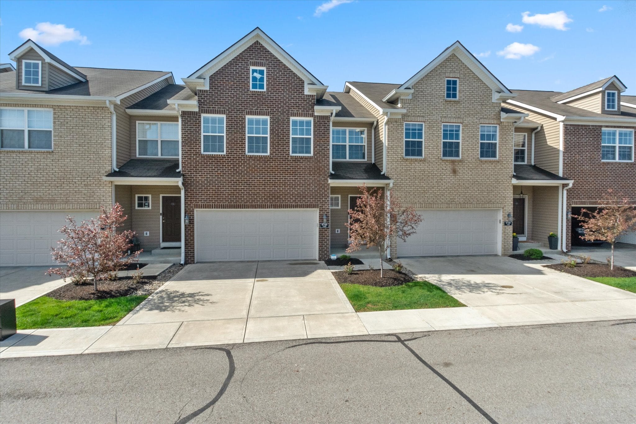 9749 Thorne Cliff Way 103, Fishers