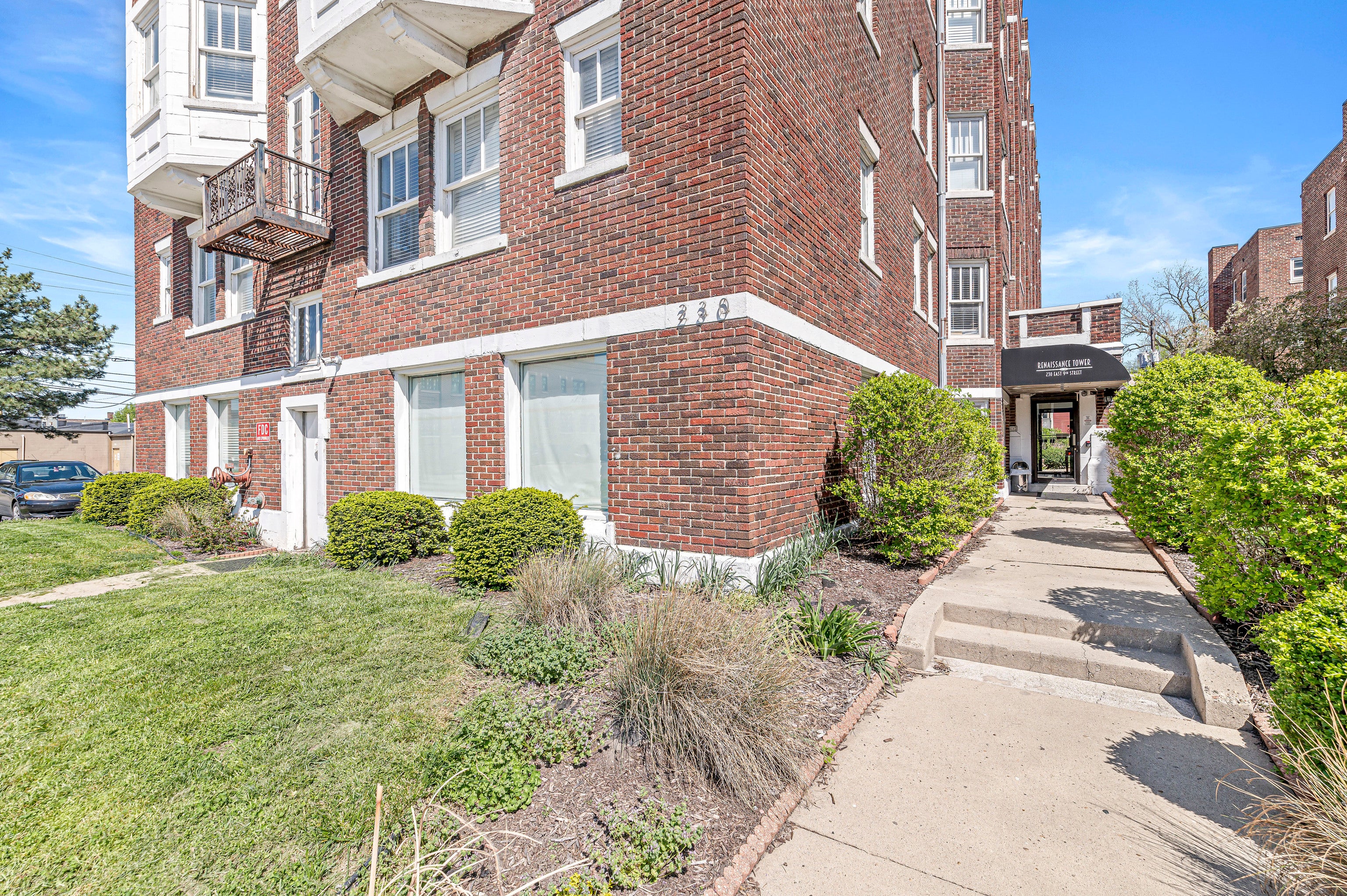 Photo of 230 E 9th Street 302 Indianapolis, IN 46204