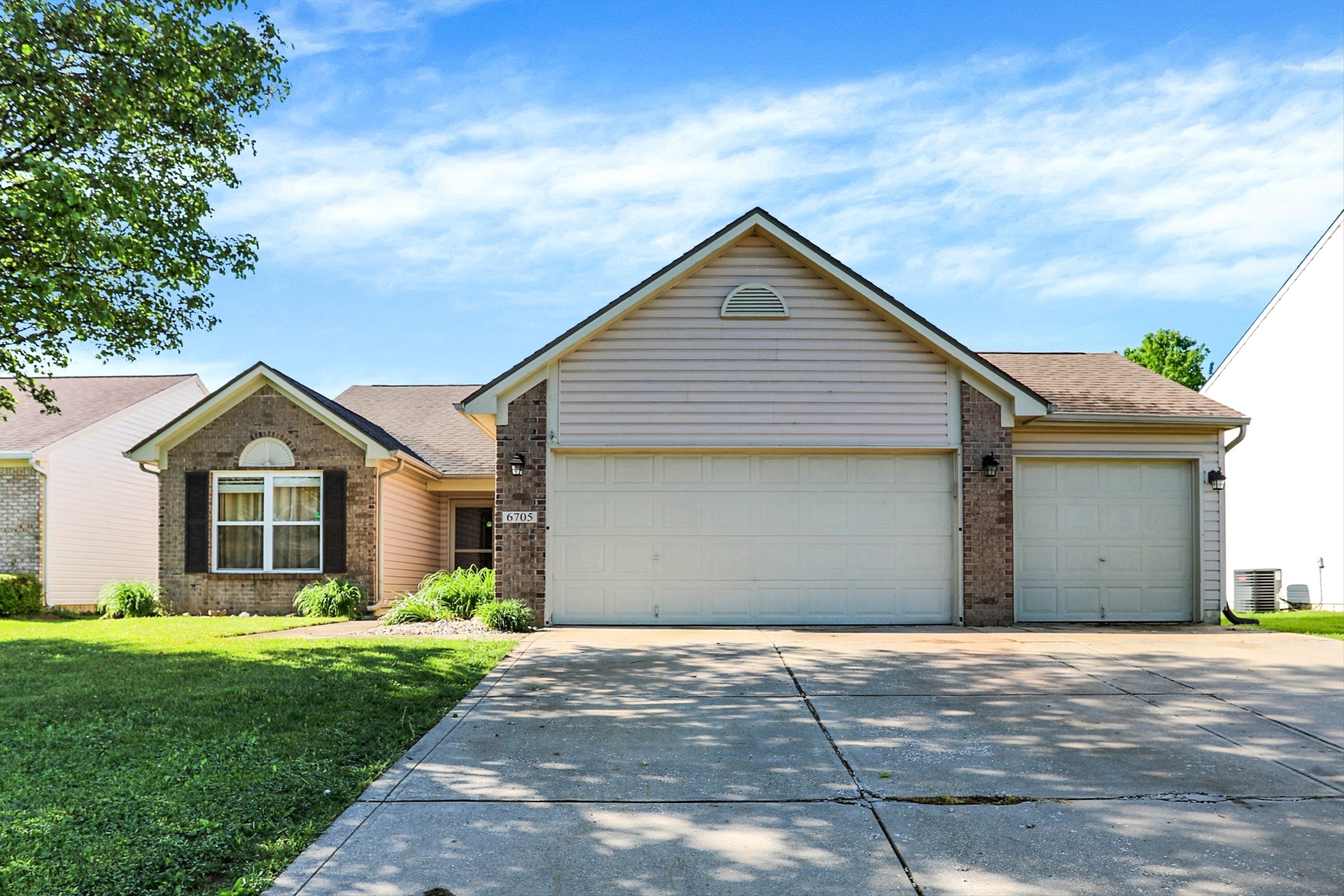 Photo of 6705 Southern Cross Drive Indianapolis, IN 46237