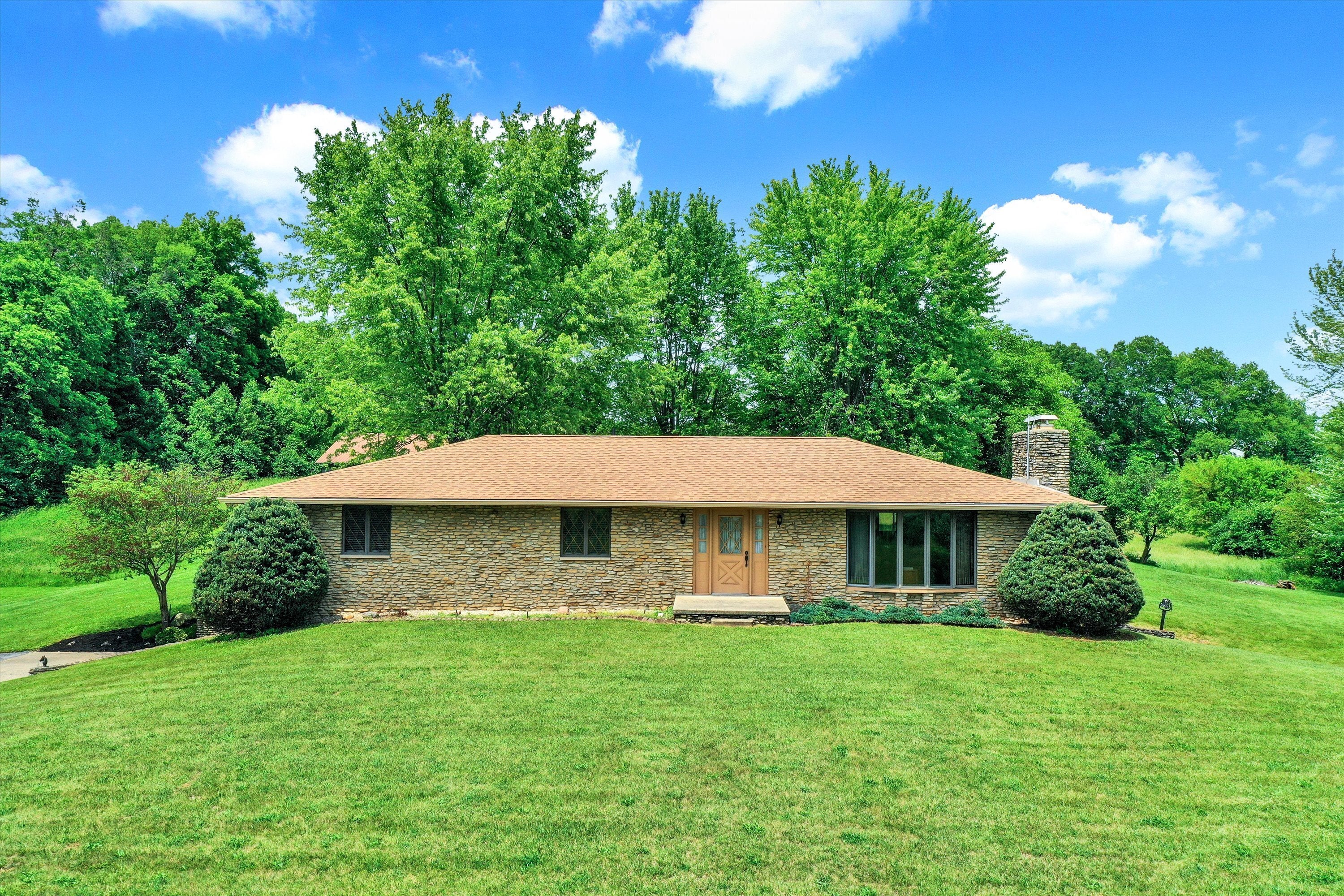 1366 W County Line Road, Indianapolis