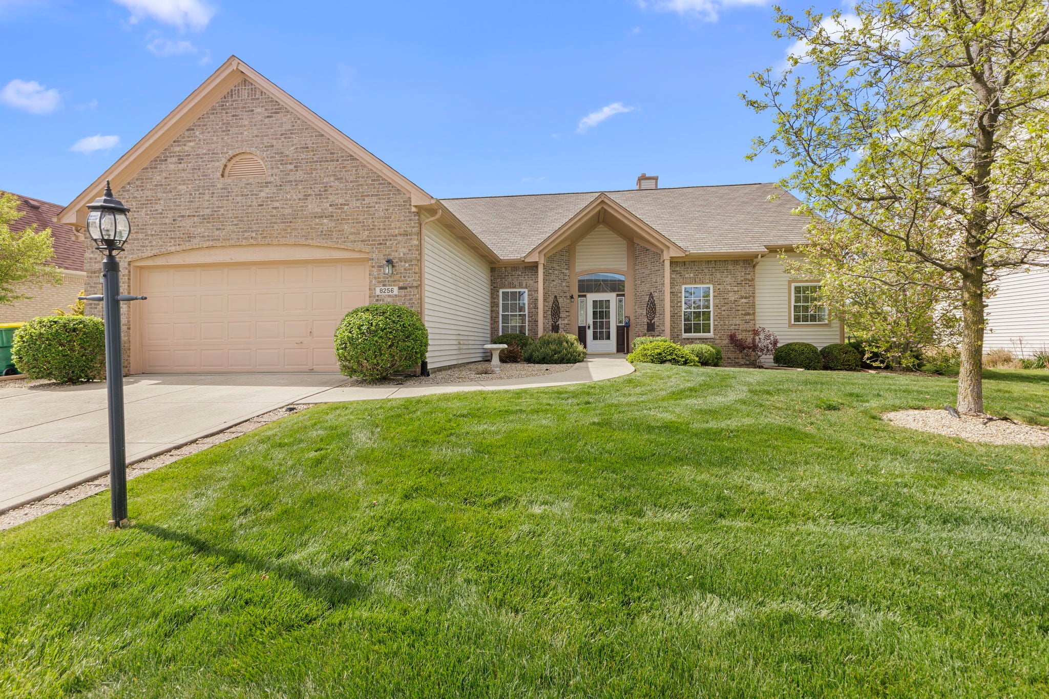 Photo of 8256 Thorn Bend Drive Indianapolis, IN 46278