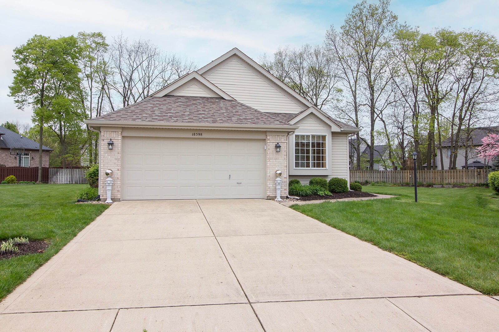 Photo of 18598 Piers End Drive Noblesville, IN 46062