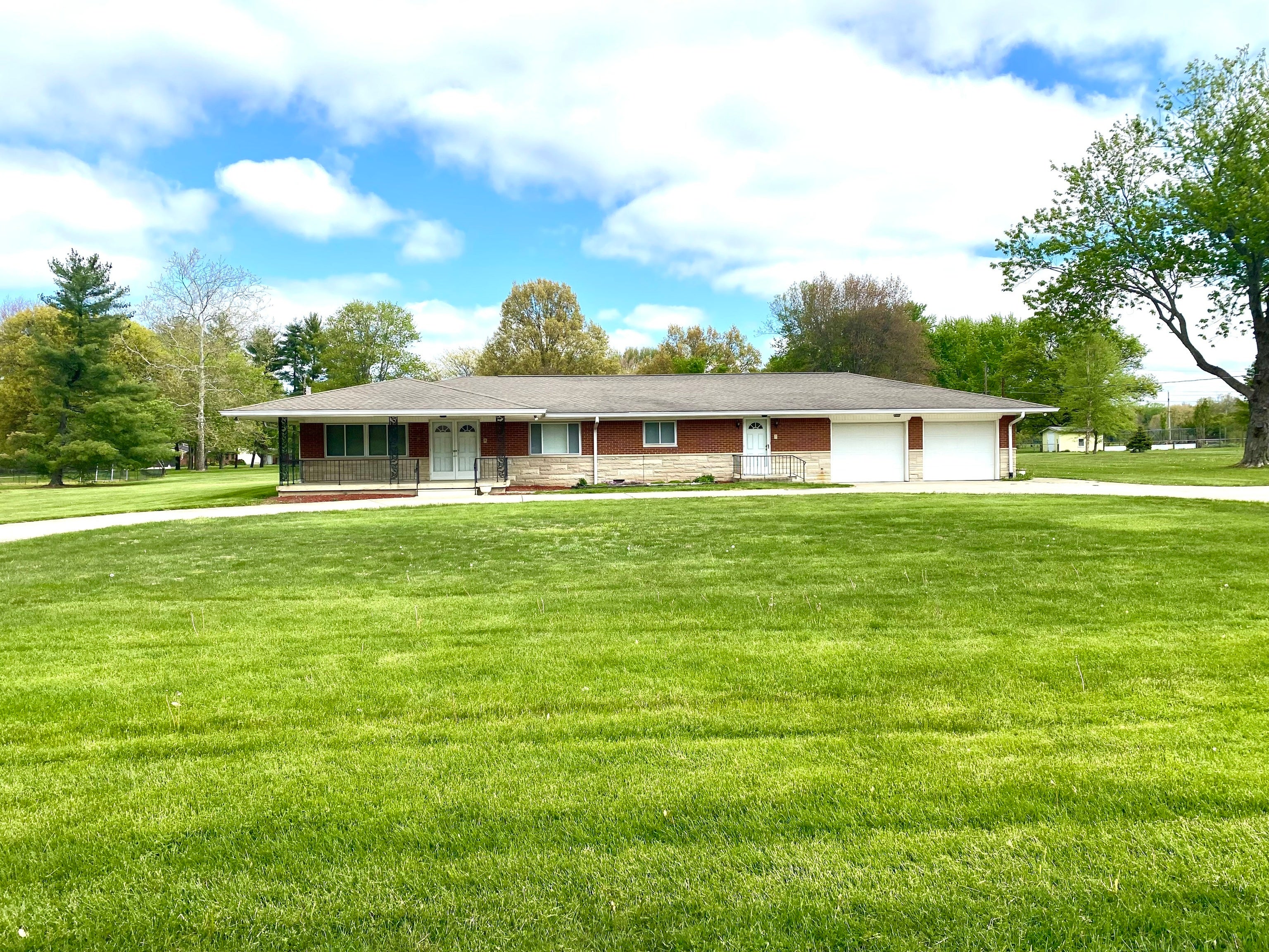 Photo of 8432 E County Road 801 S Plainfield, IN 46168