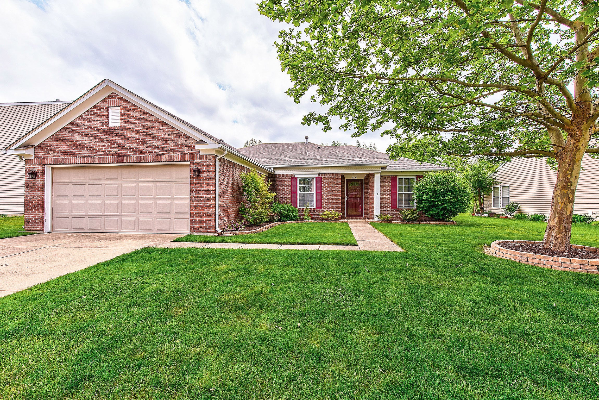 Photo of 5521 Grassy Bank Drive Indianapolis, IN 46237