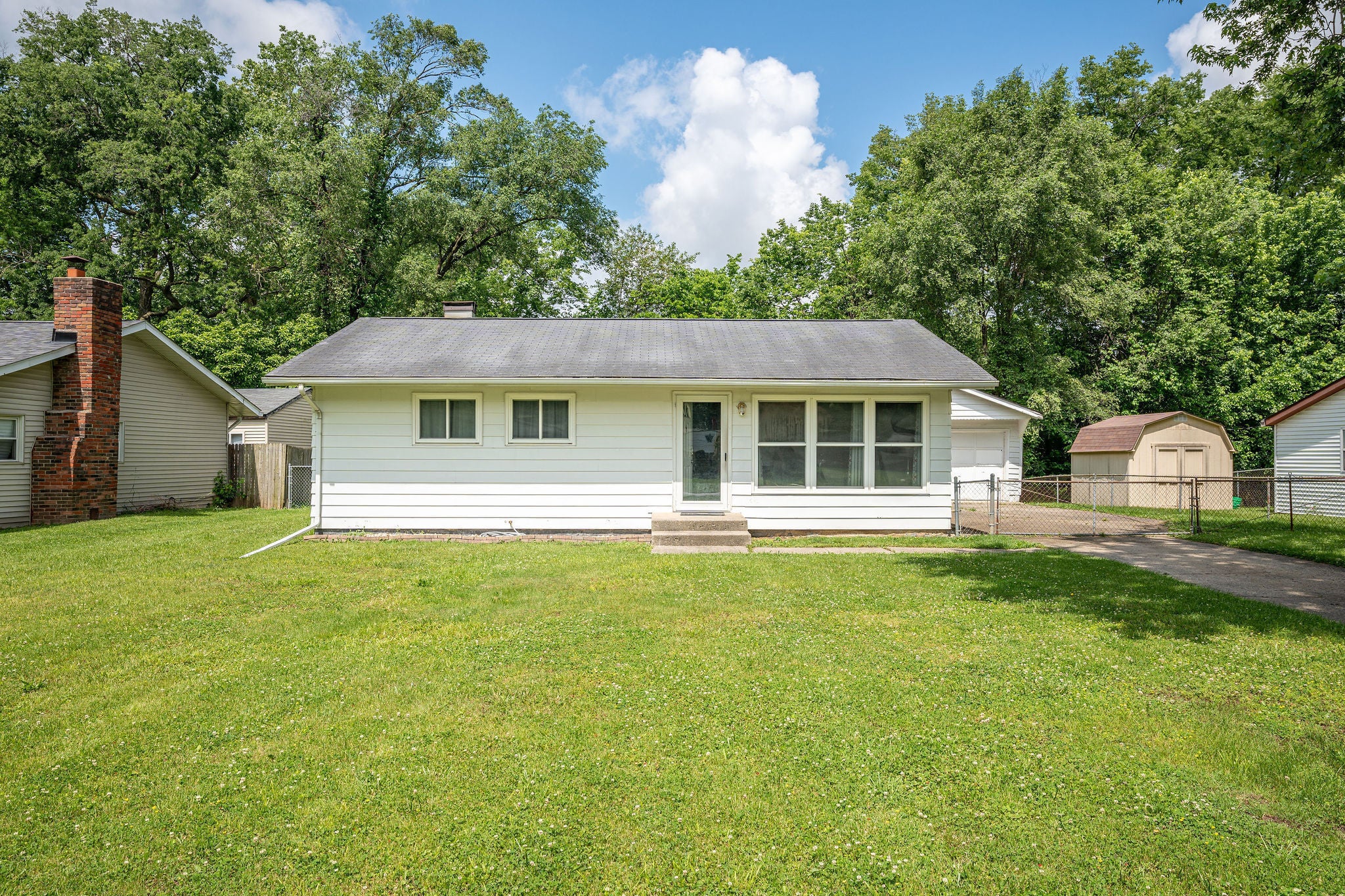 Photo of 3480 Bradford Drive Indianapolis, IN 46221