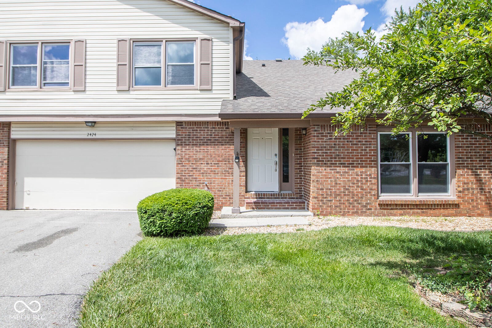 2424 N Willow Way, Indianapolis