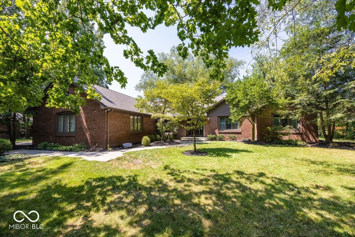 8692 Highwood Lane, Indianapolis