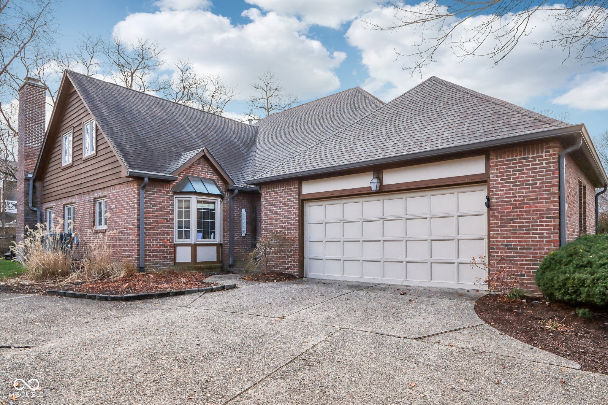 Photo of 2011 Oldfields Cir S Drive Indianapolis, IN 46228