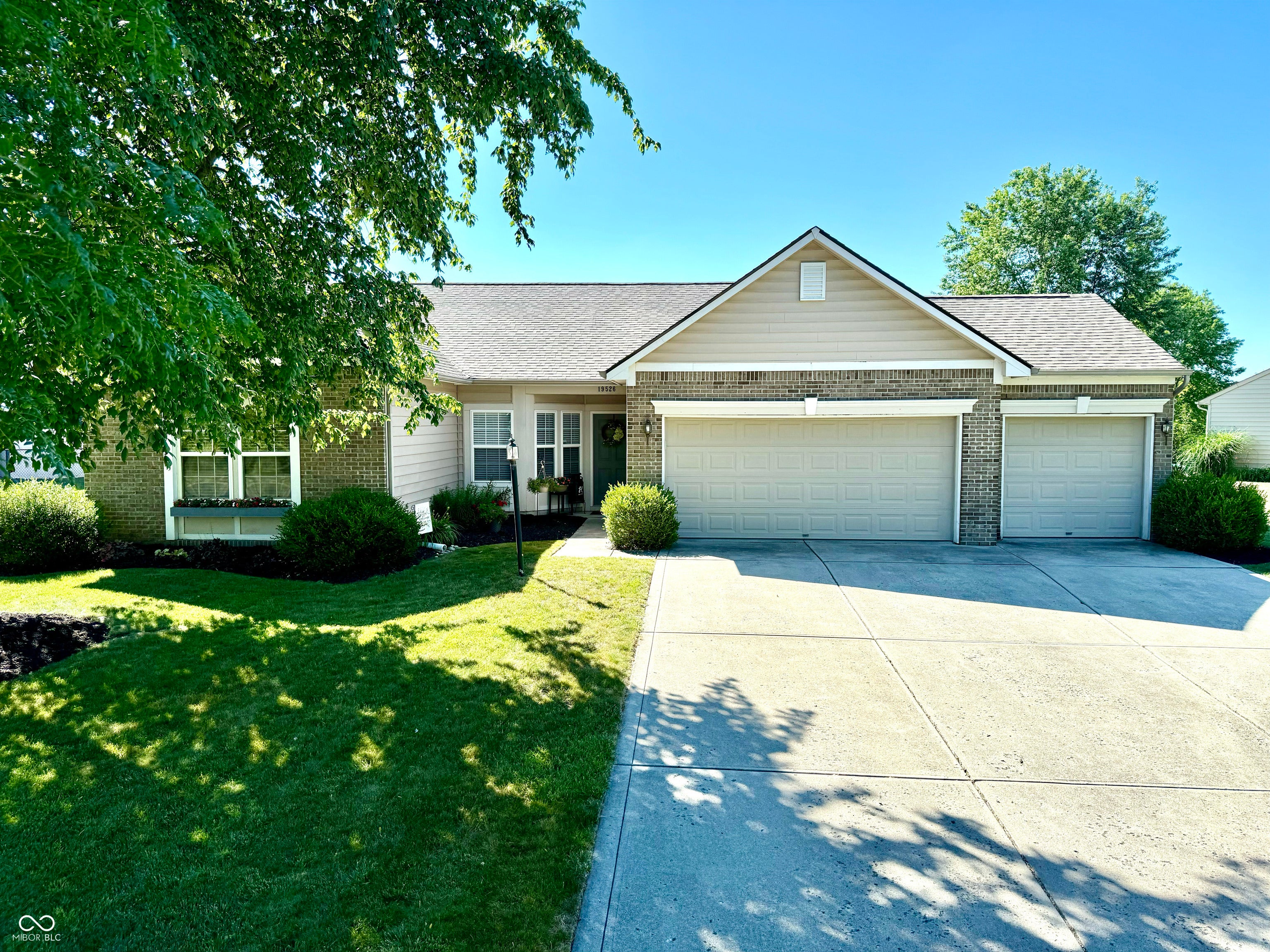 Photo of 19526 Silver Spring Drive Noblesville, IN 46062