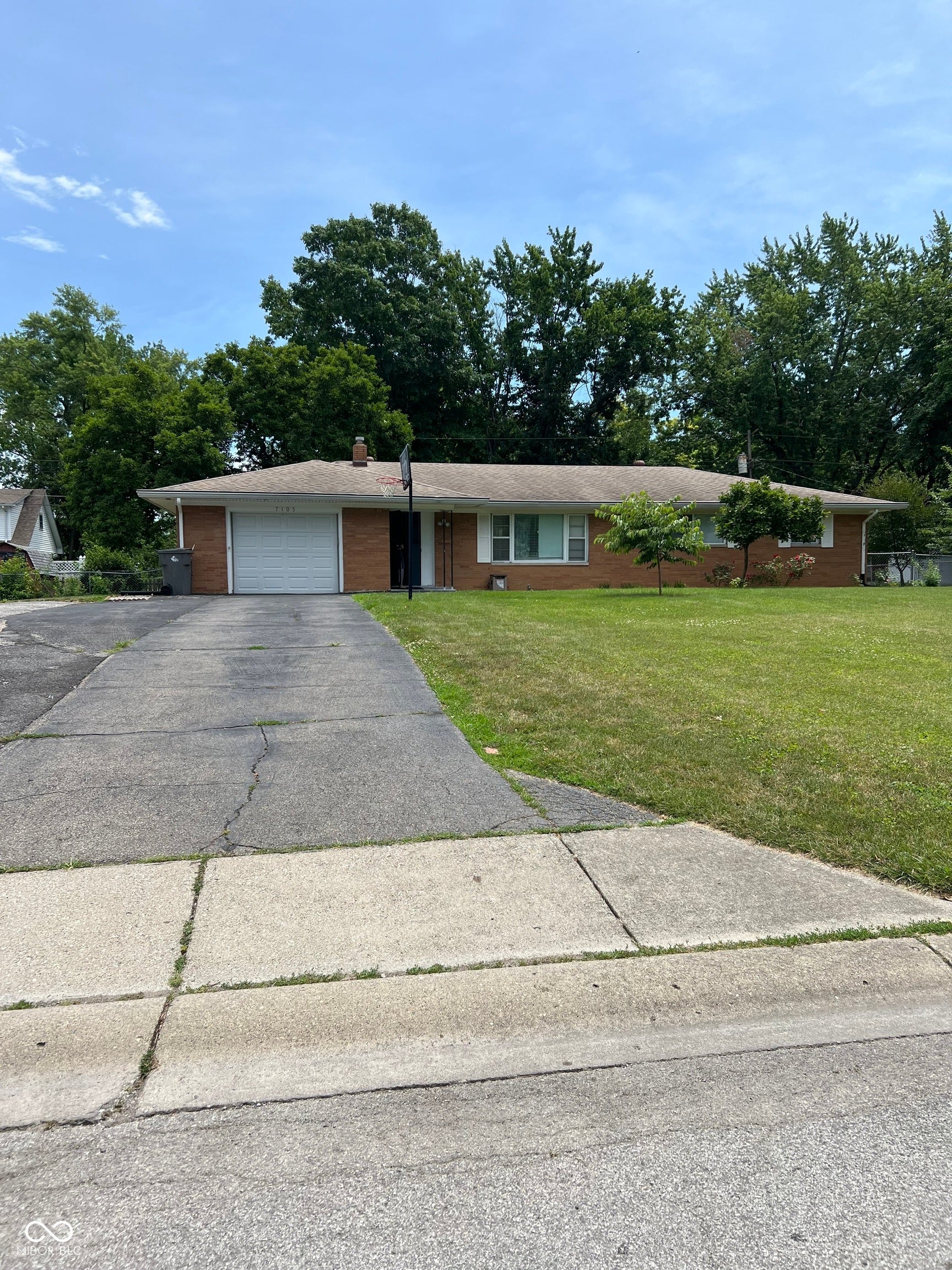 7105 Linden Drive, Indianapolis