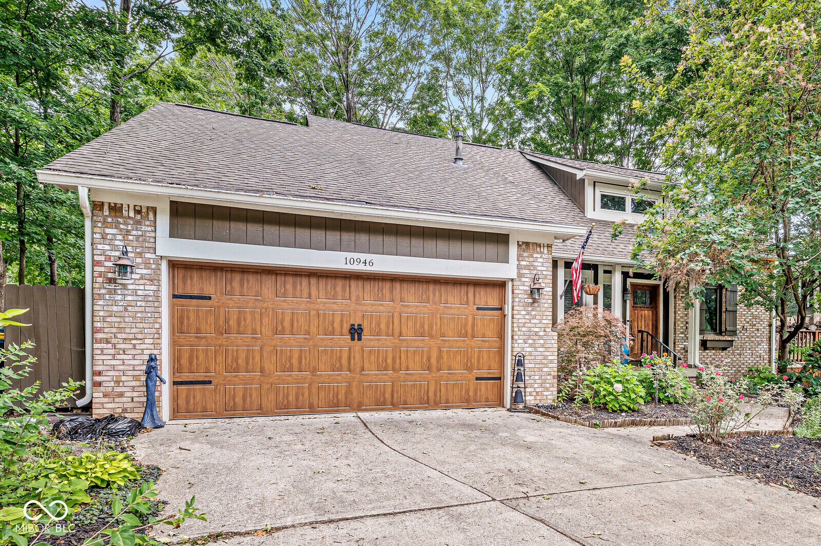 Photo of 10946 Geist Woods S Drive Indianapolis, IN 46256
