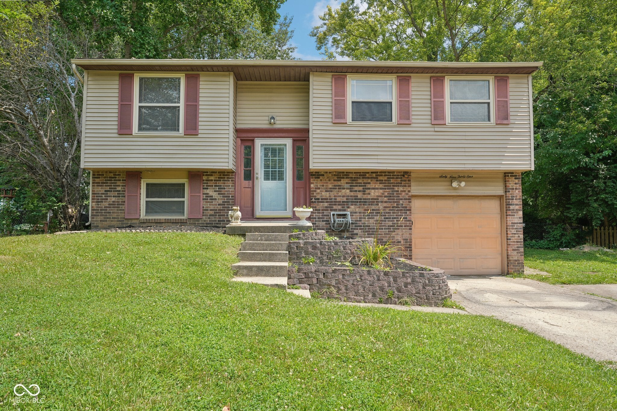 6931 Chauncey Drive, Indianapolis