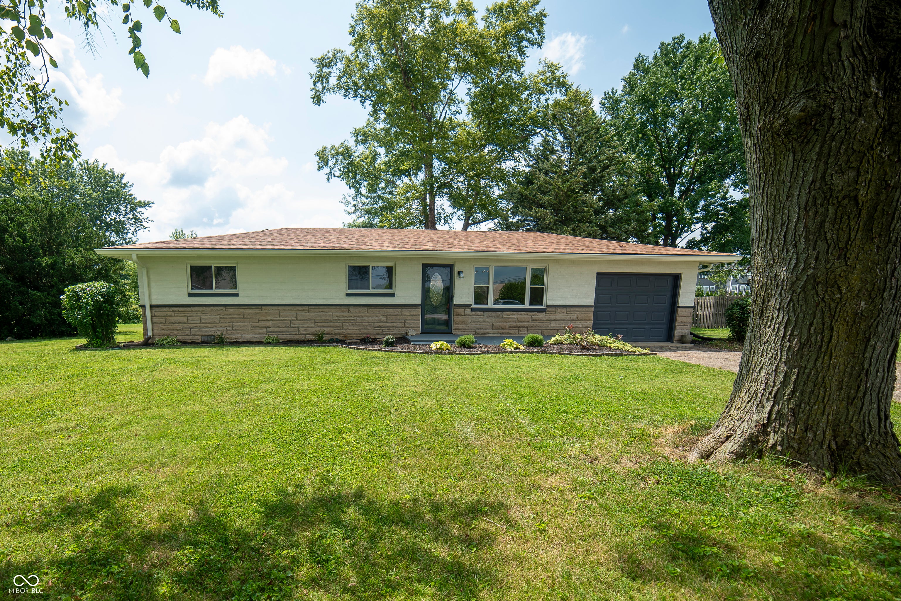Photo of 2212 N County Road 800 E Avon, IN 46123