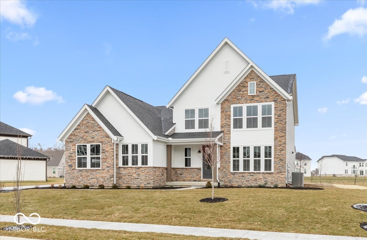 12212 Tidecrest Drive, Fishers